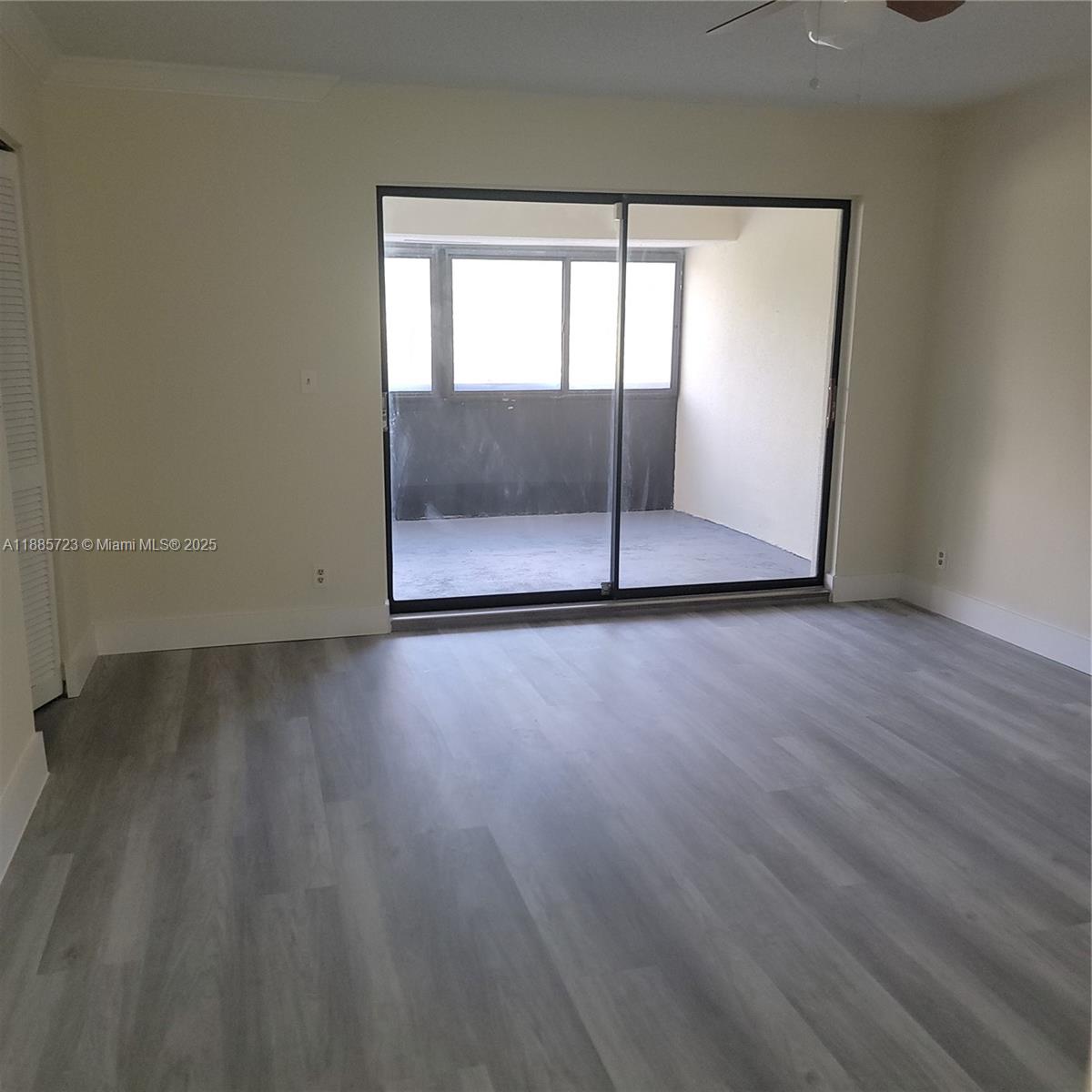 COURTS OF INVERRARY PHASE - Residential Lease