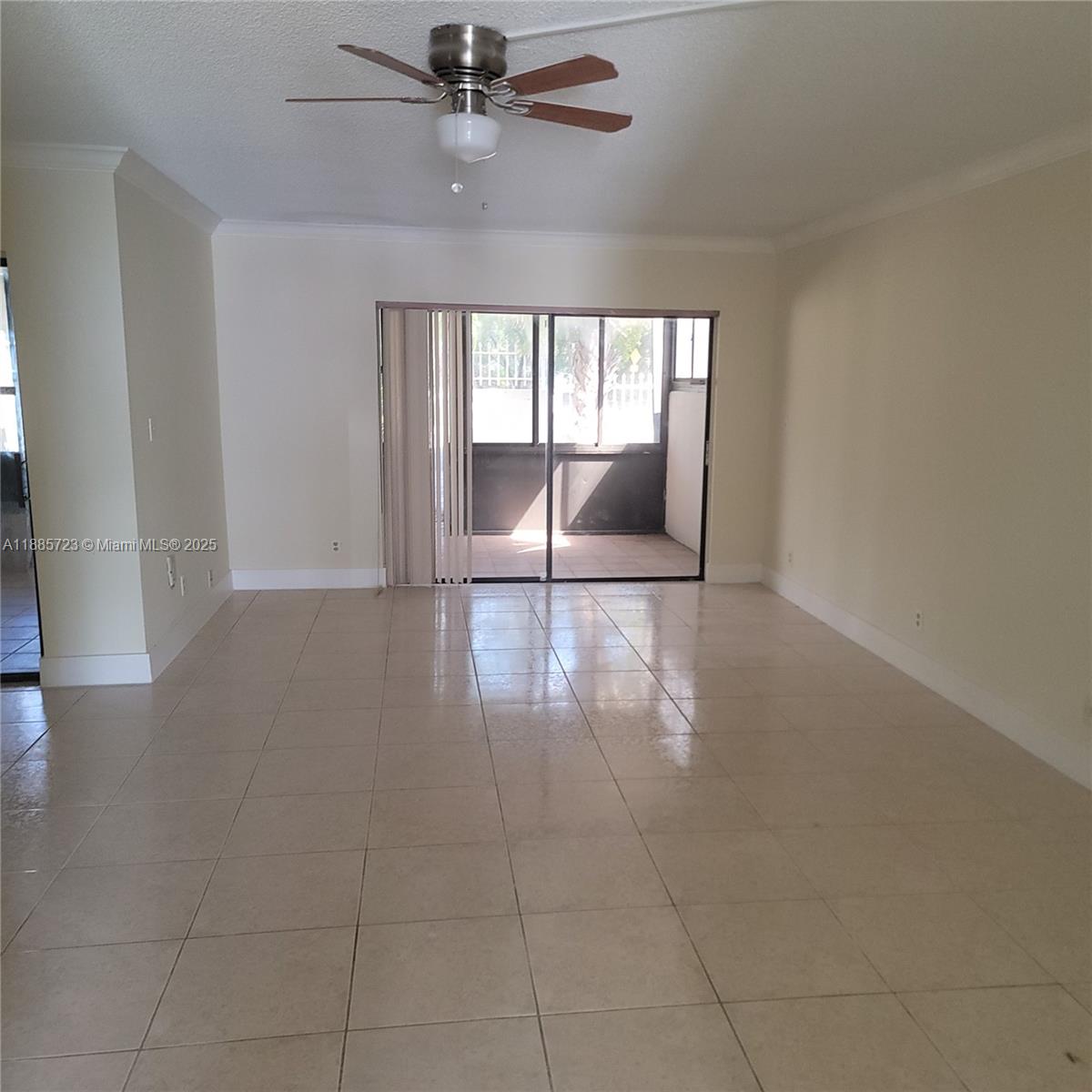 COURTS OF INVERRARY PHASE - Residential Lease