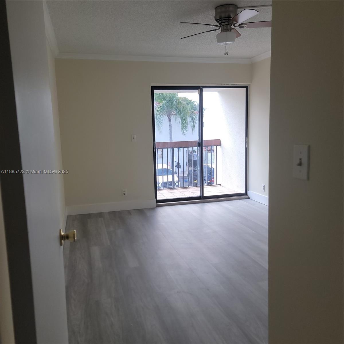 COURTS OF INVERRARY PHASE - Residential Lease