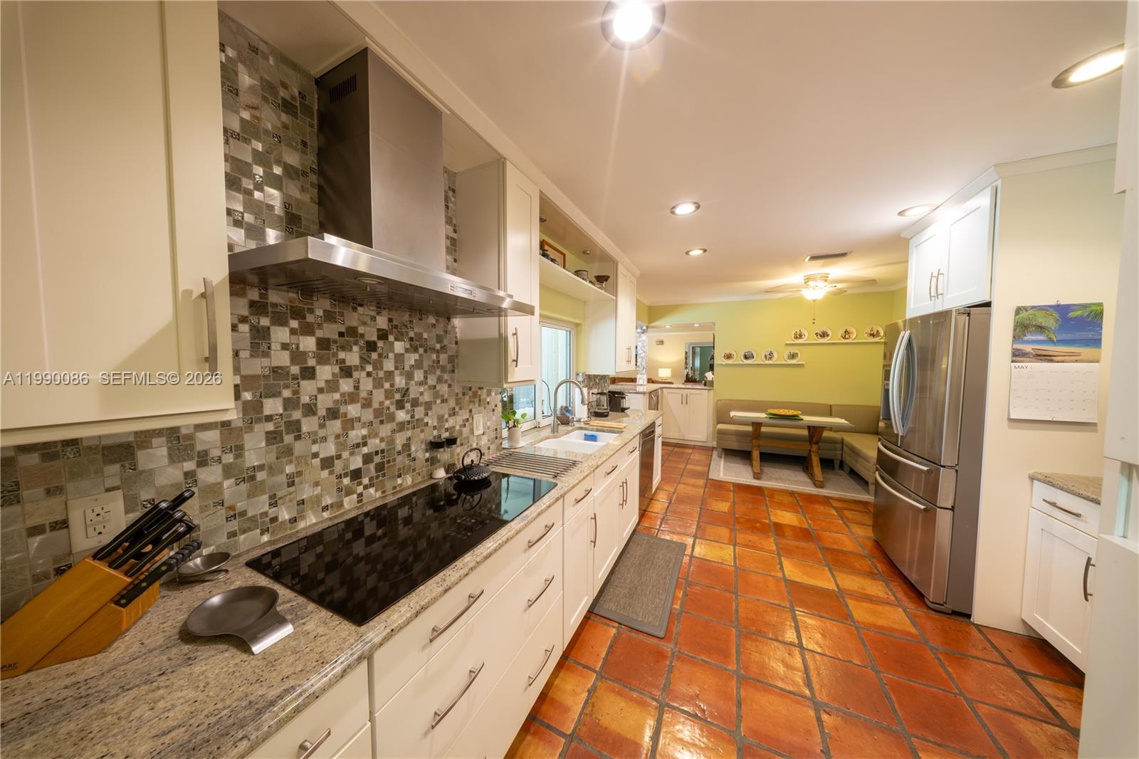 AVOCADO ACRES - Residential
