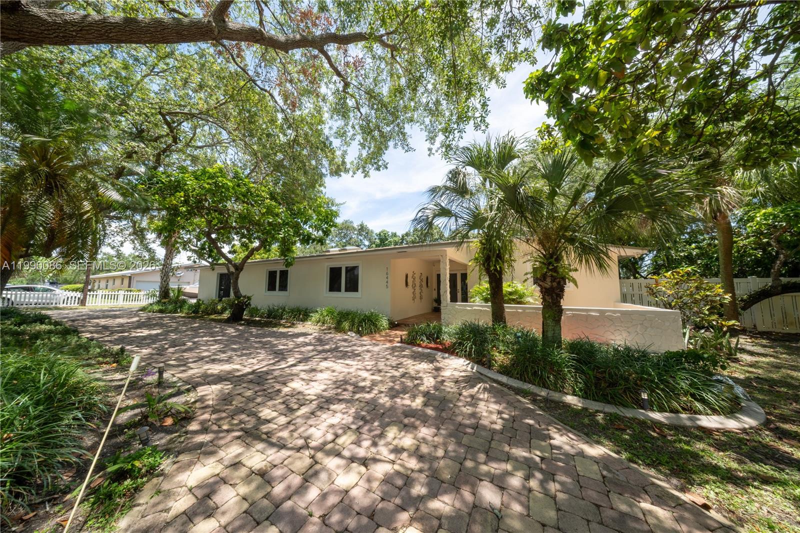 AVOCADO ACRES - Residential