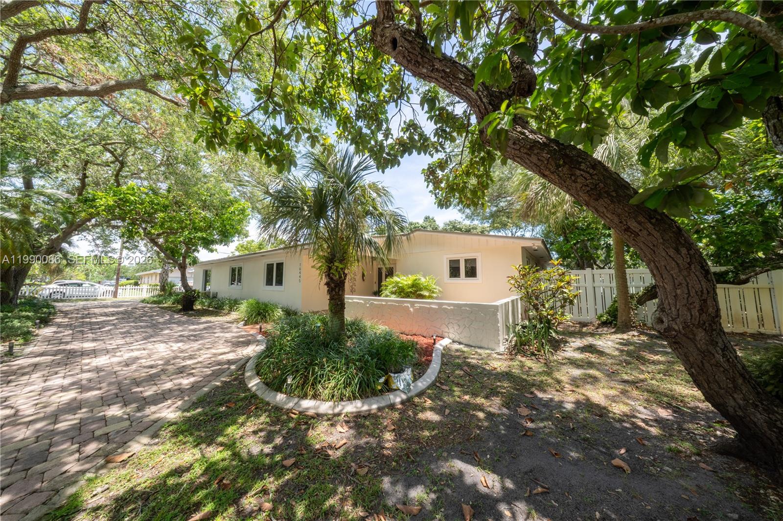 AVOCADO ACRES - Residential