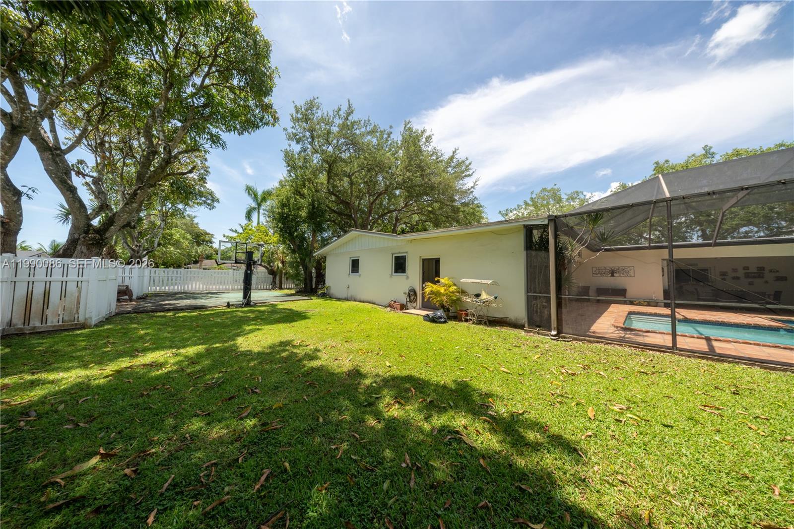 AVOCADO ACRES - Residential