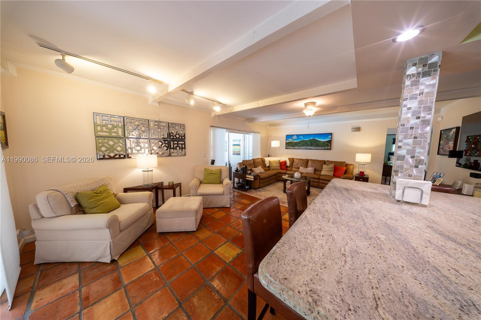 AVOCADO ACRES - Residential
