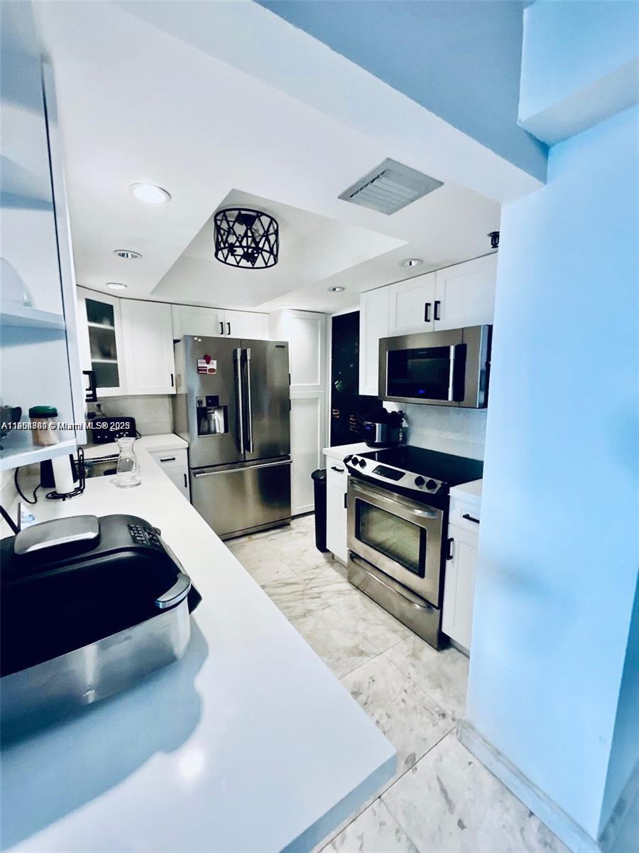 DELVISTA TOWERS CONDO - Residential Lease