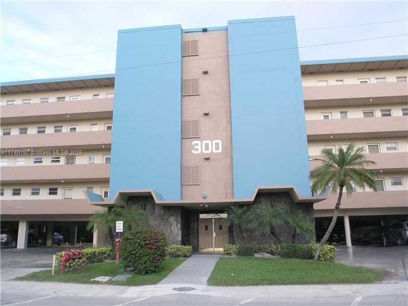300 Ne 14th Ave 501, Hallandale Beach, Broward County, Florida - 2 Bedrooms  
2 Bathrooms - 