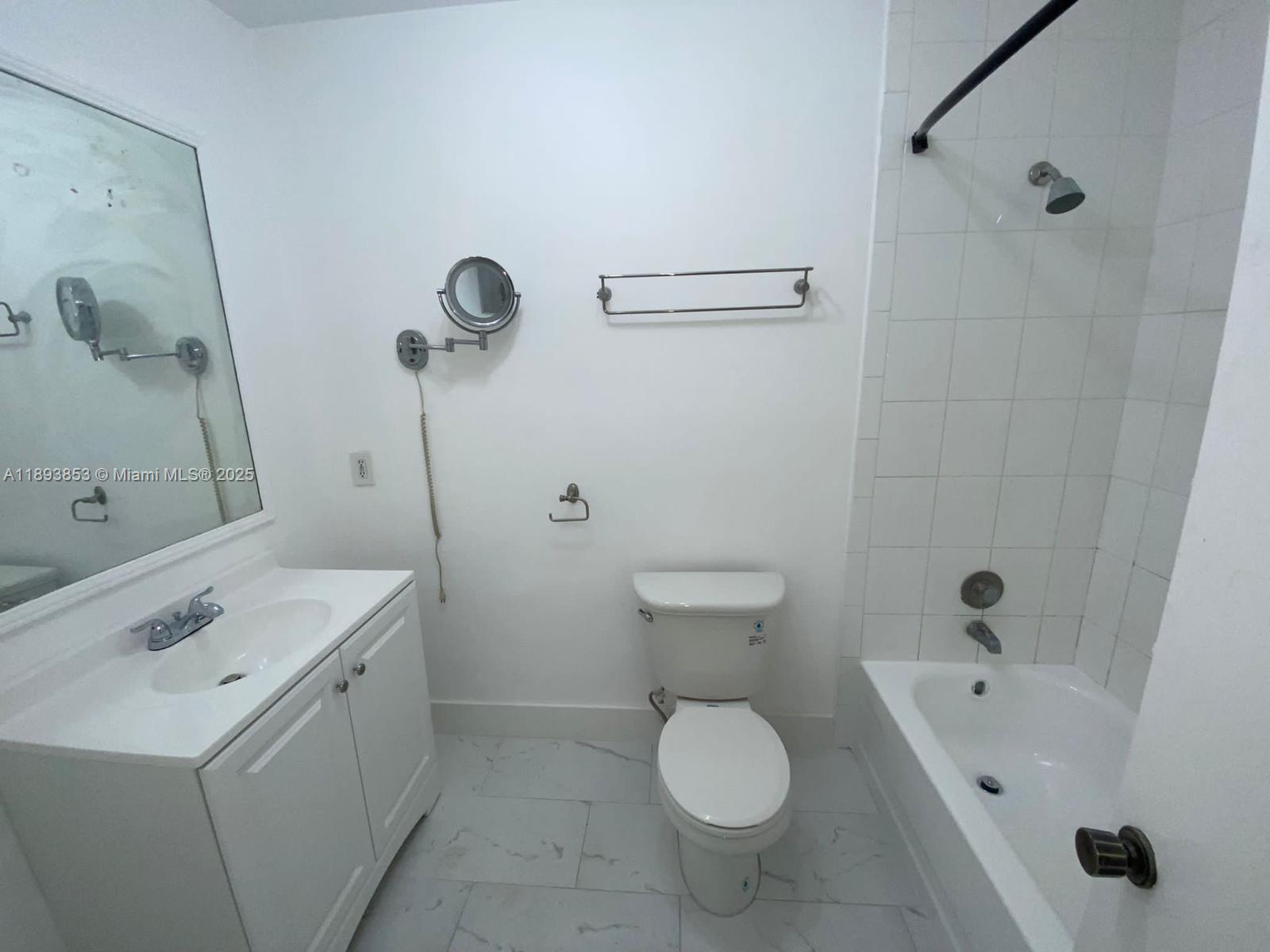 CORAL REEF TOWNHOUSES CON - Residential Lease