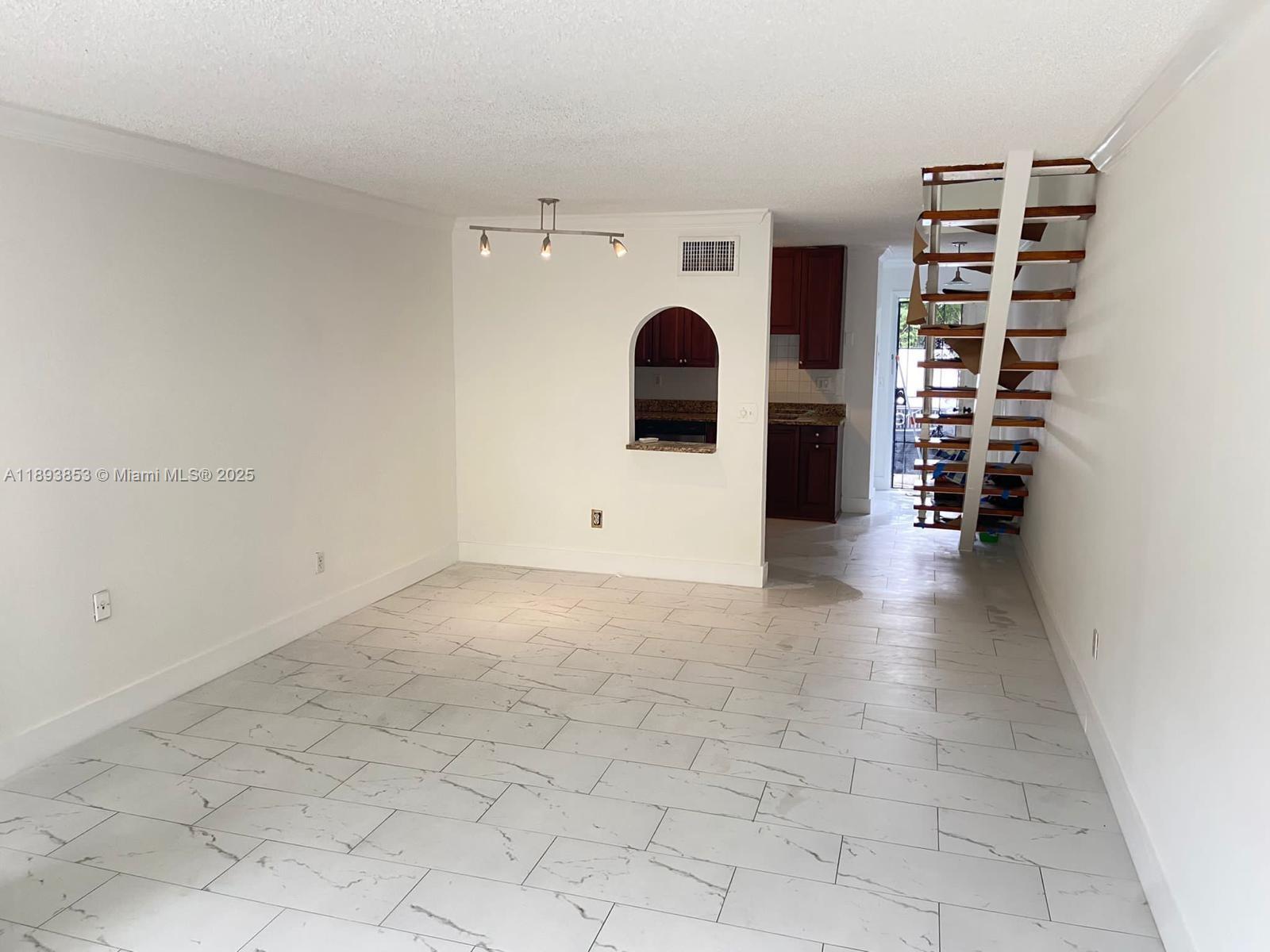 CORAL REEF TOWNHOUSES CON - Residential Lease