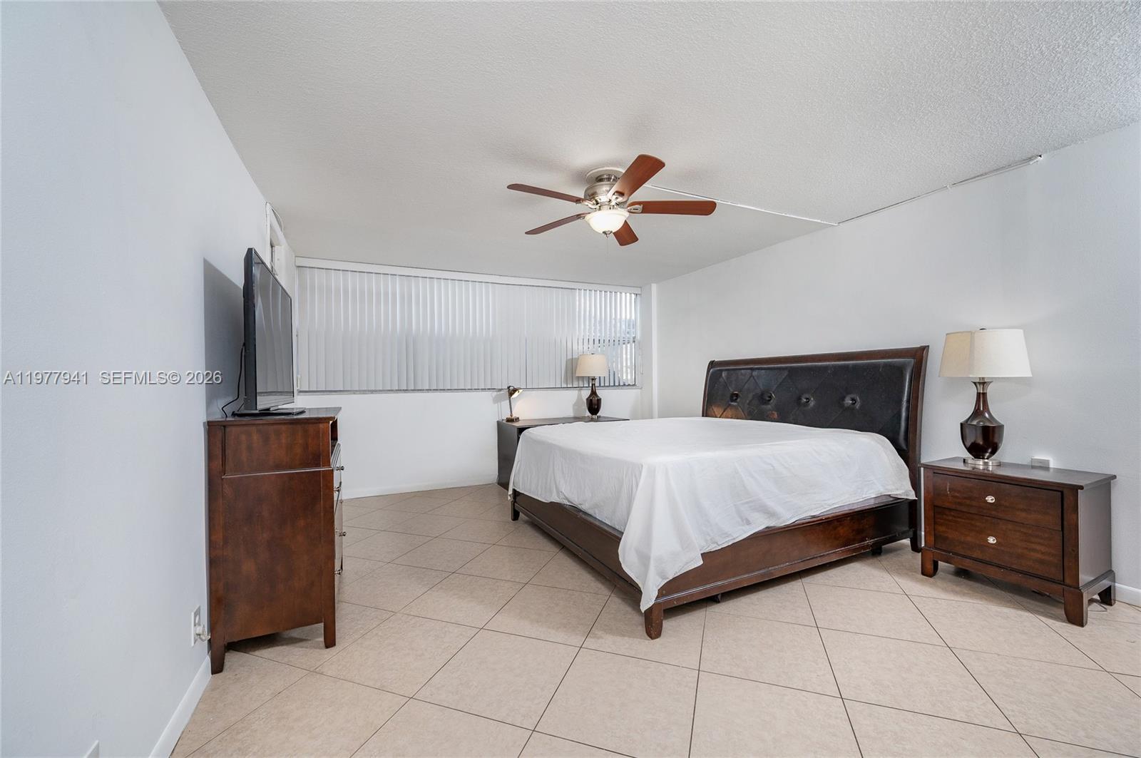 LAKE POINT TOWER CONDOMIN - Residential