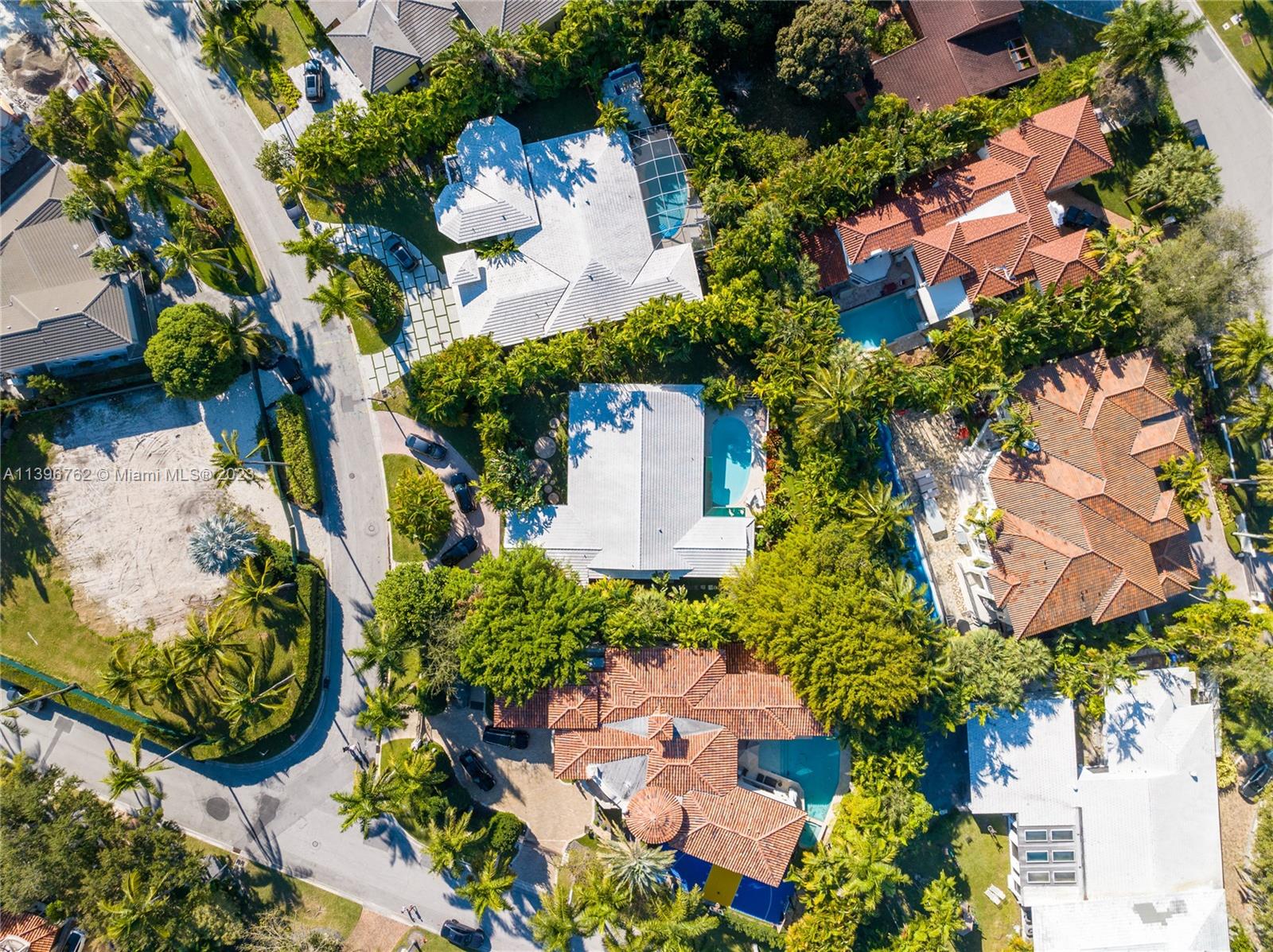 BAL HARBOUR RESIDENTIAL S - Land