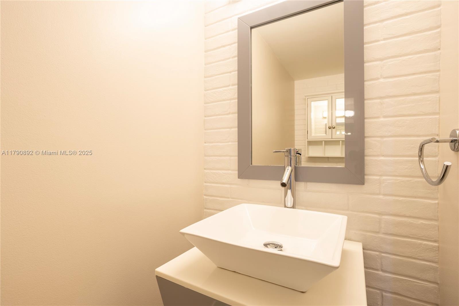 TOWERS OF OCEANVIEW EAST - Residential