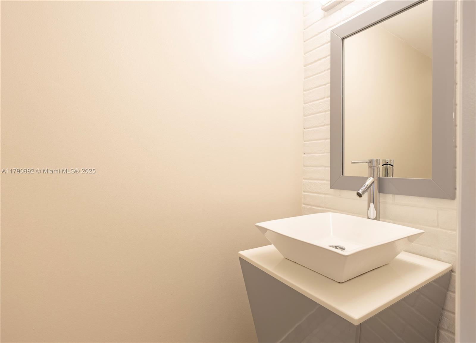 TOWERS OF OCEANVIEW EAST - Residential