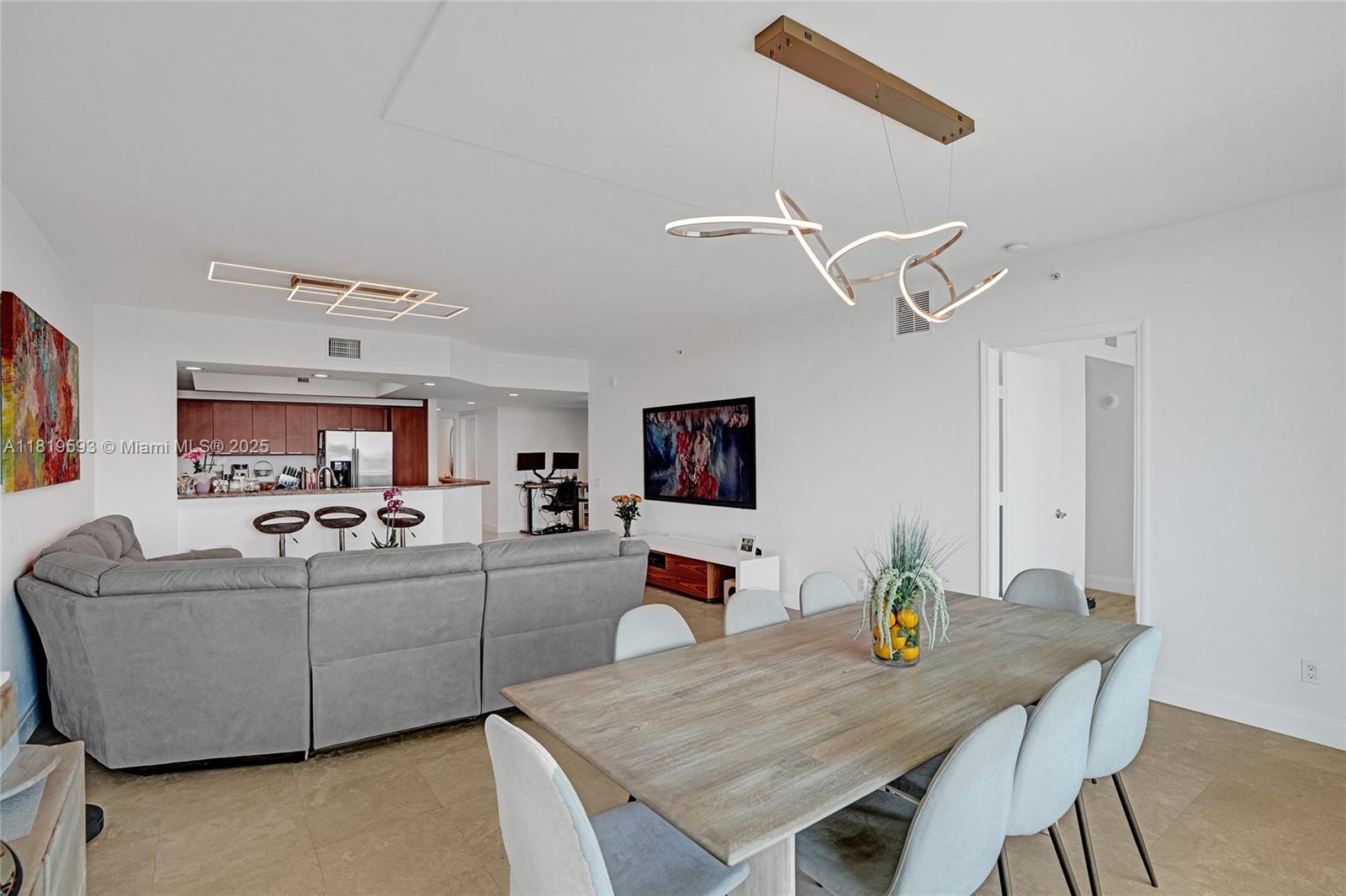 THE OAKS I CONDO - Residential