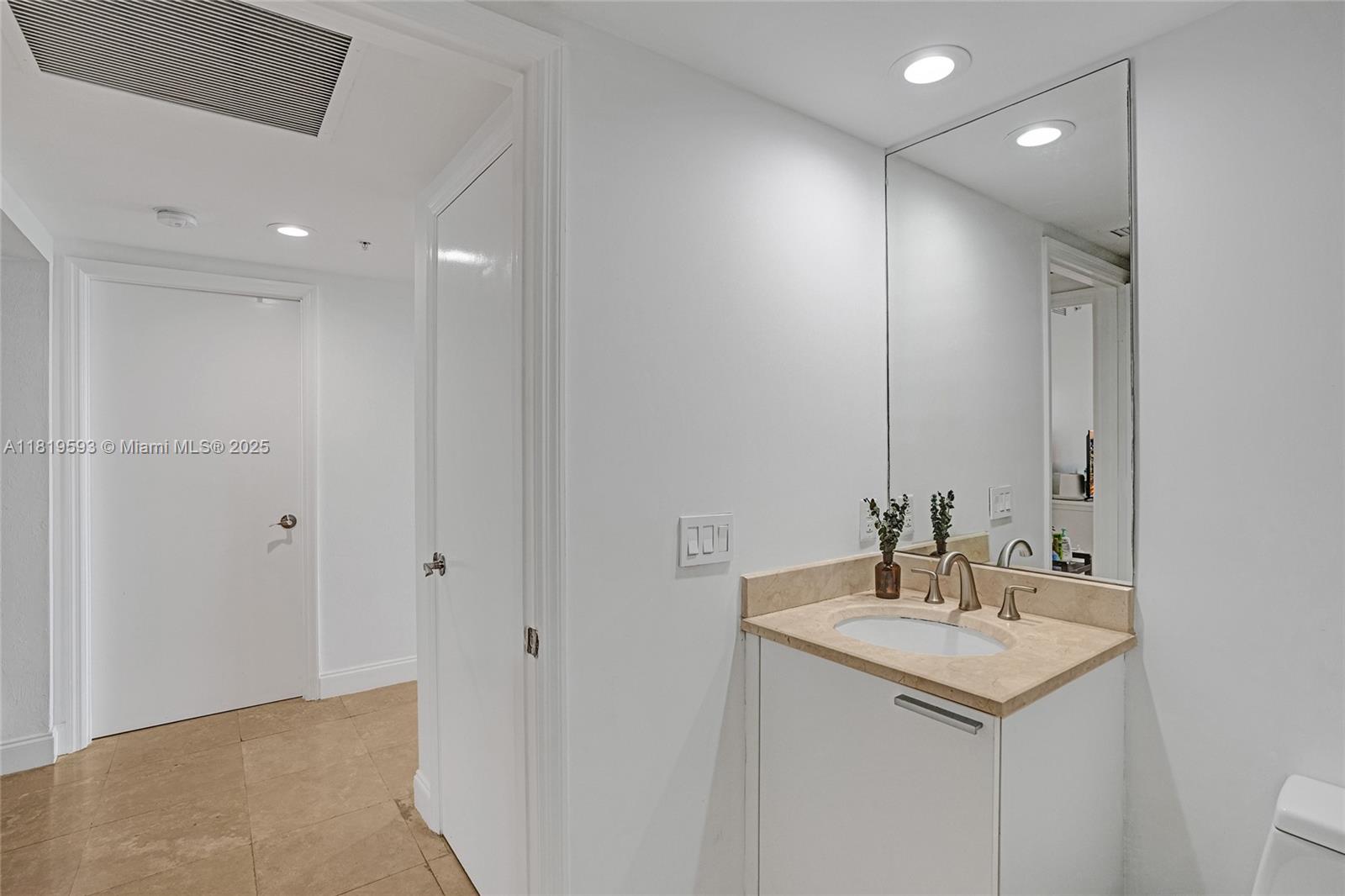 THE OAKS I CONDO - Residential