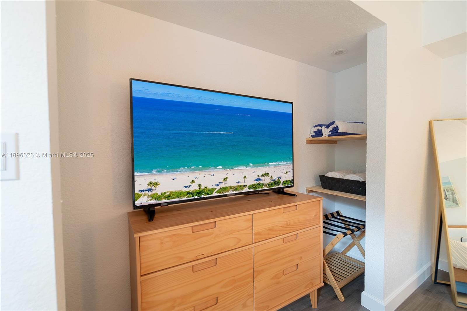 WAVERLY PLACE - Residential Lease
