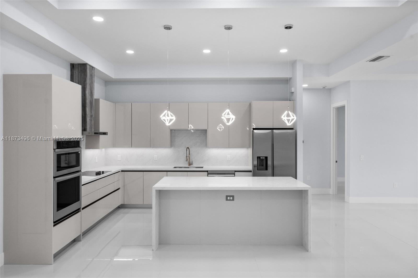 GOLDEN GATE ESTATES - Residential