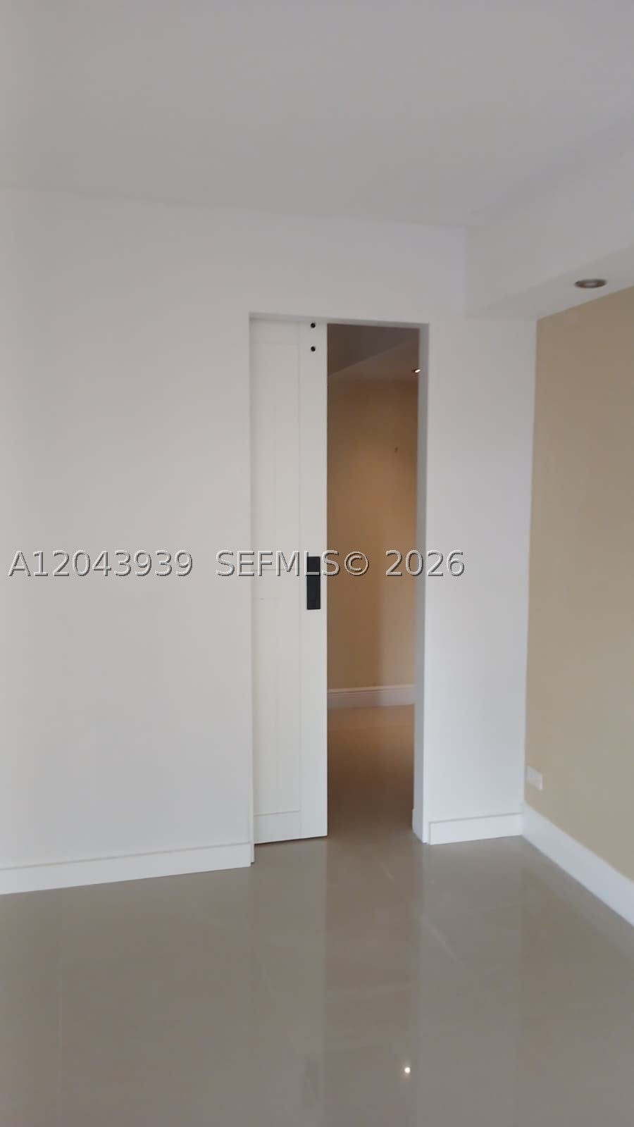 1800 NE 114th St 508