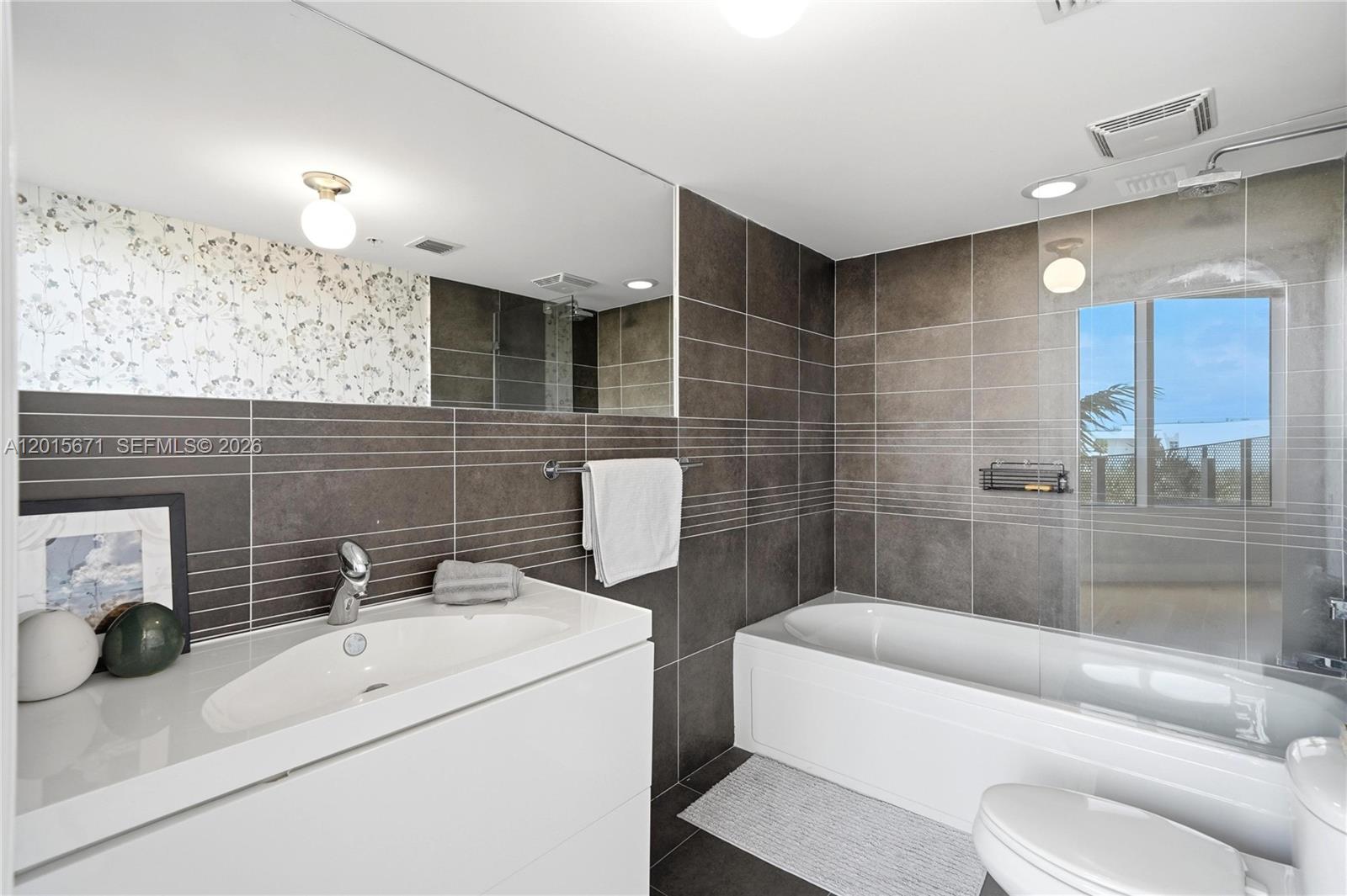 ARTEPARK NORTH CONDO - Residential
