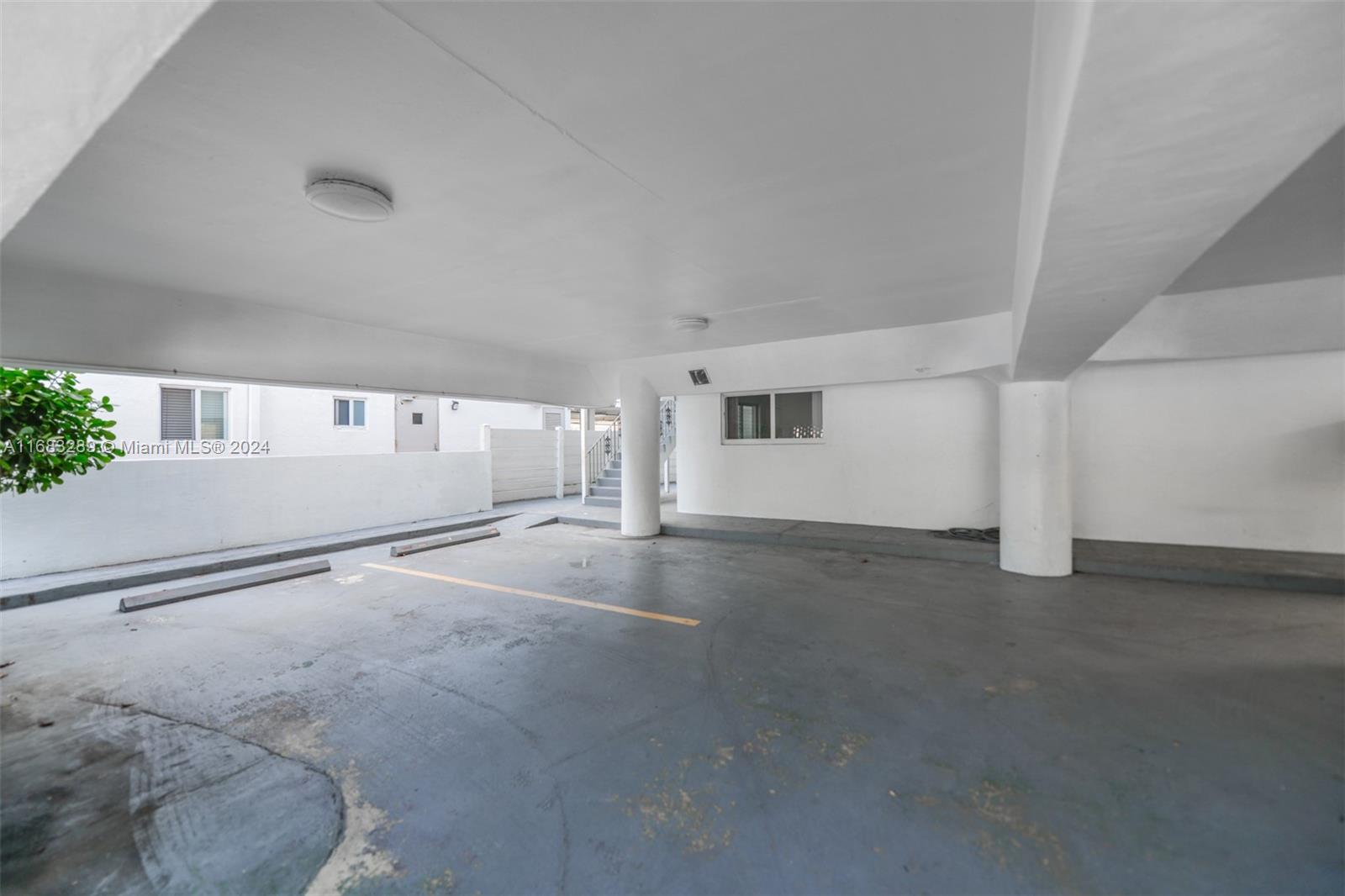 PLAZA CONDO - Residential