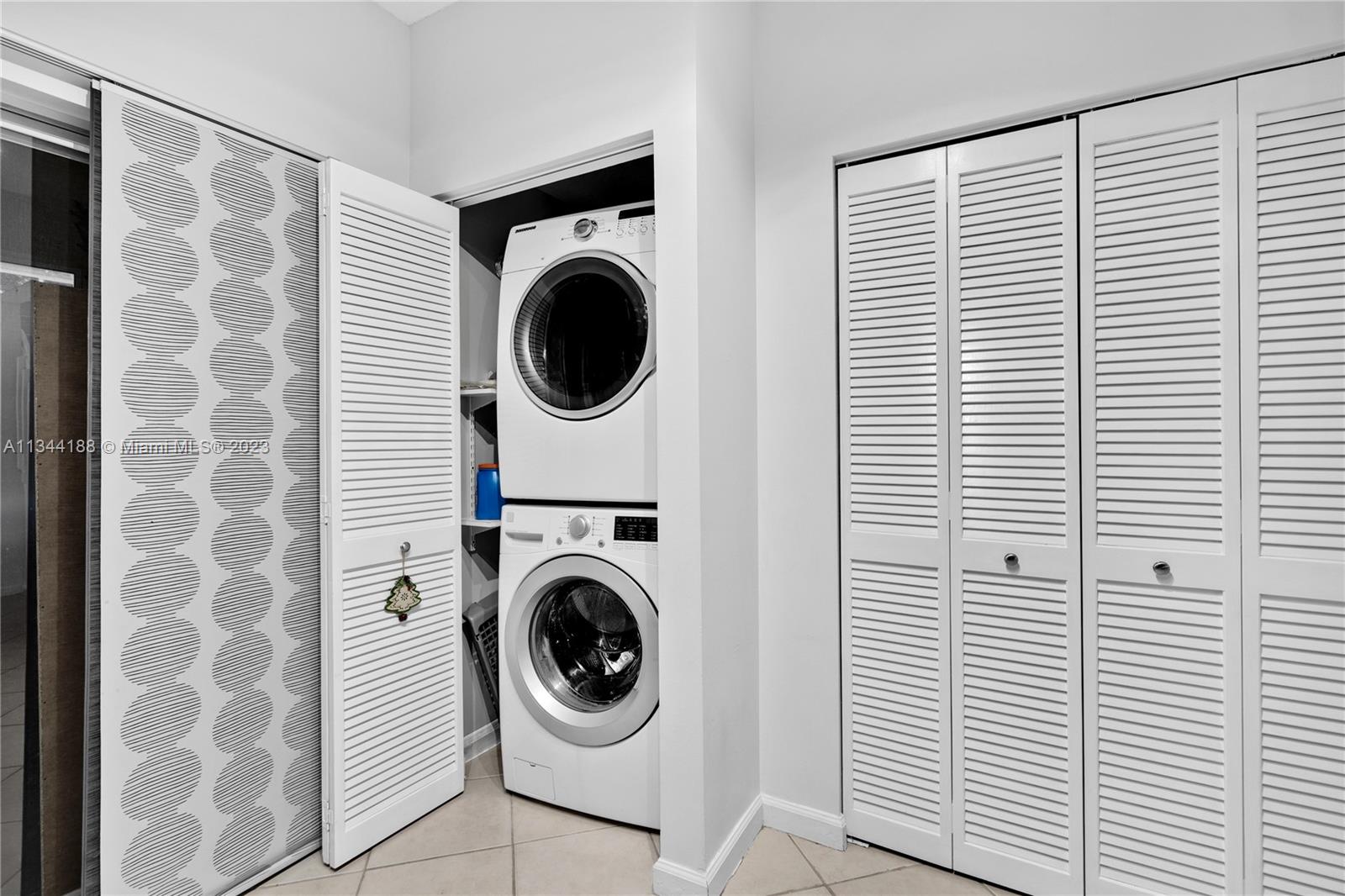 CORAL GATE SECTION TEN - Residential