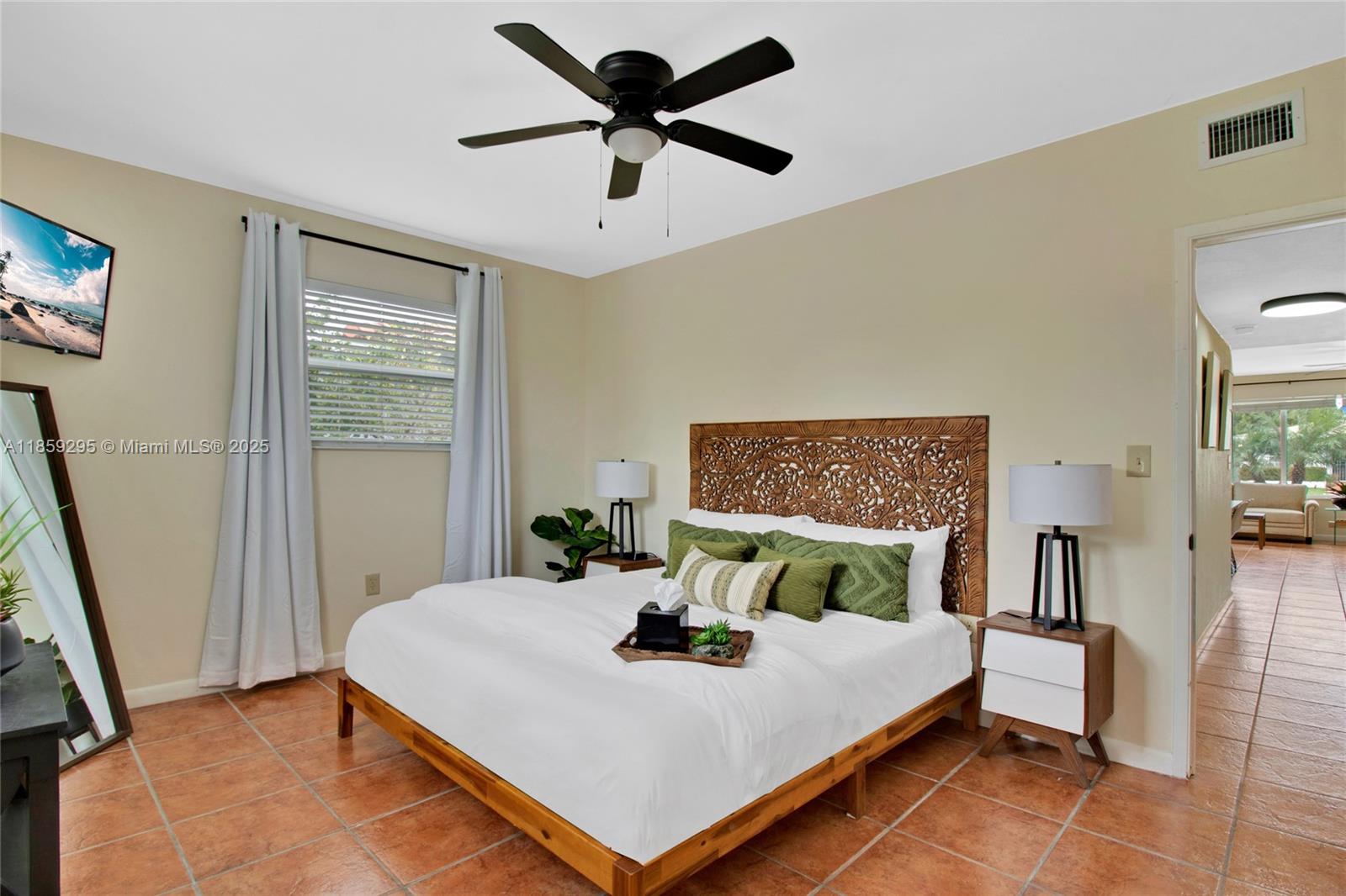 TREASURE ISLAND - Residential