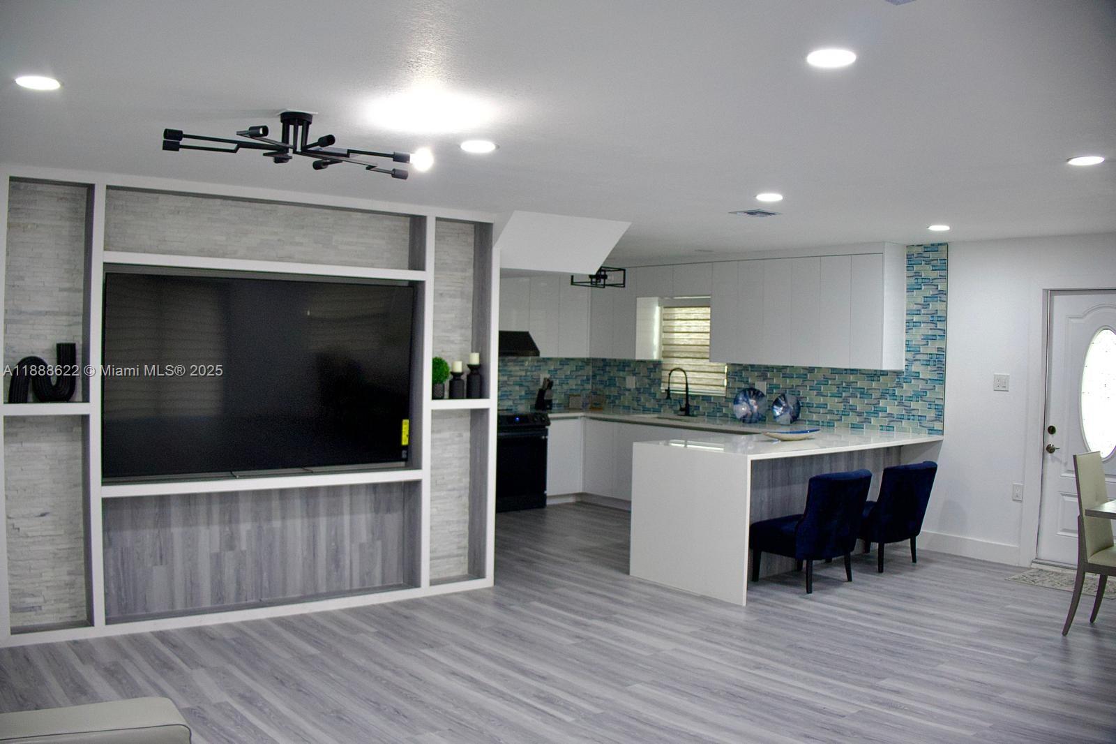 SEXTON COVES ESTATES - Residential