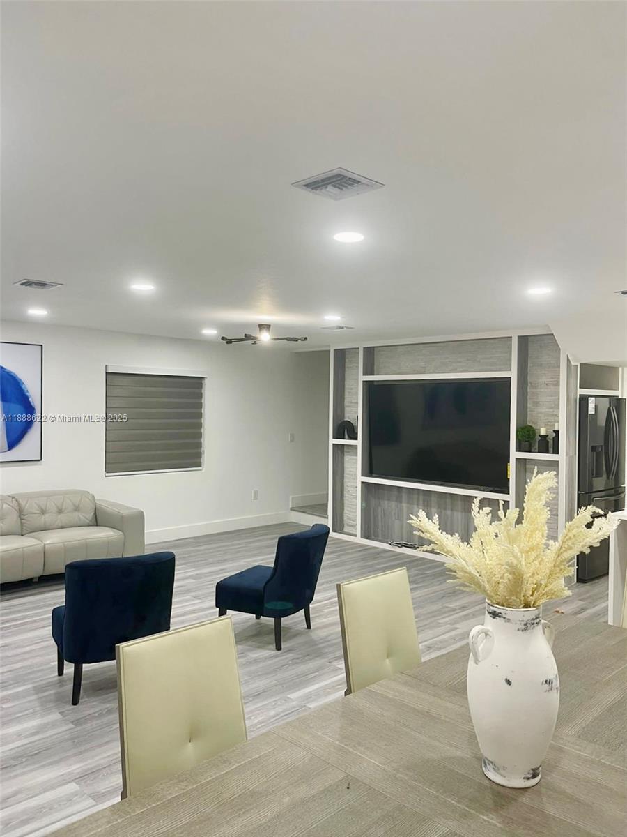 SEXTON COVES ESTATES - Residential