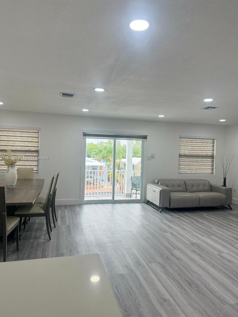 SEXTON COVES ESTATES - Residential