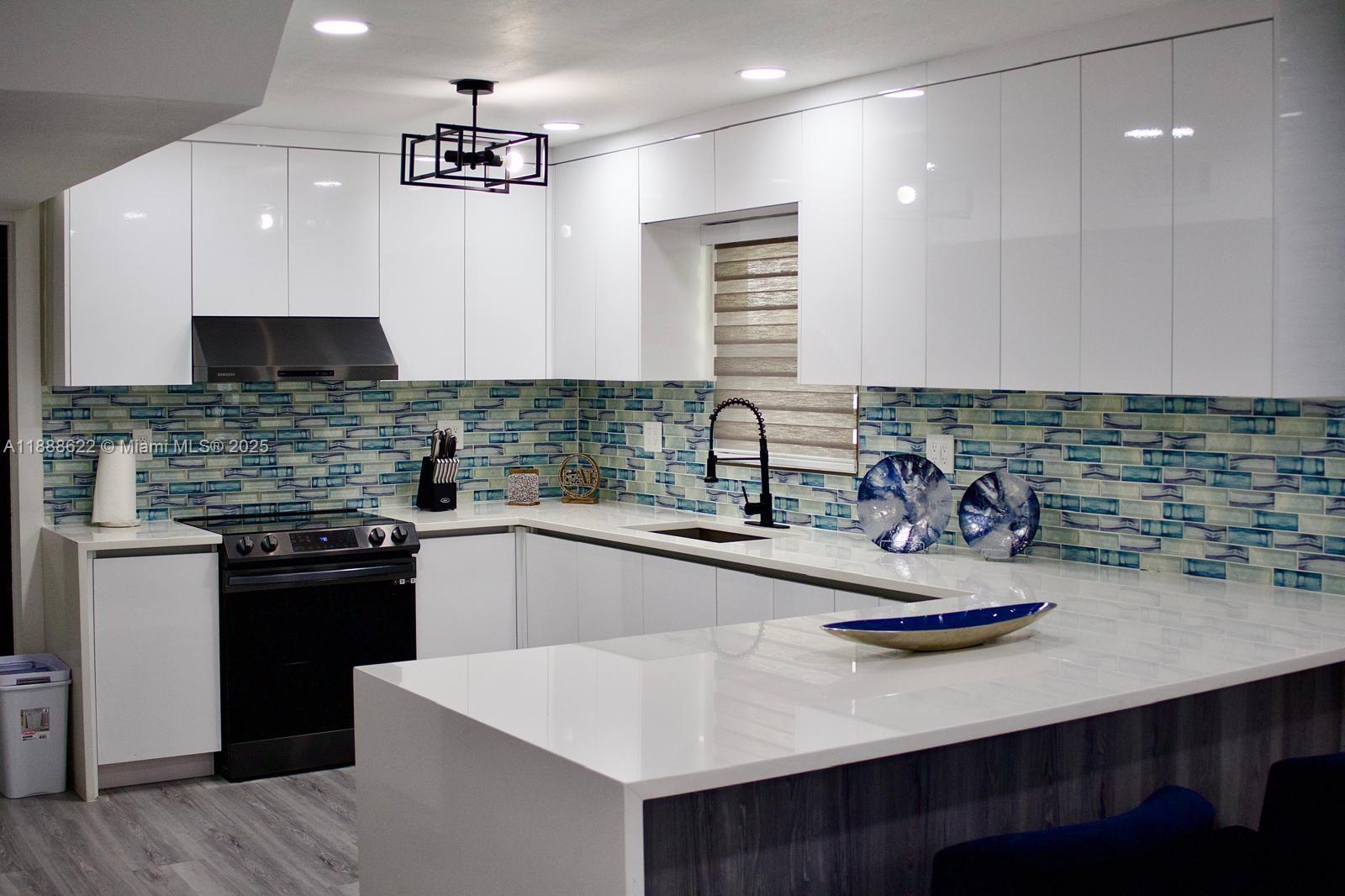 SEXTON COVES ESTATES - Residential