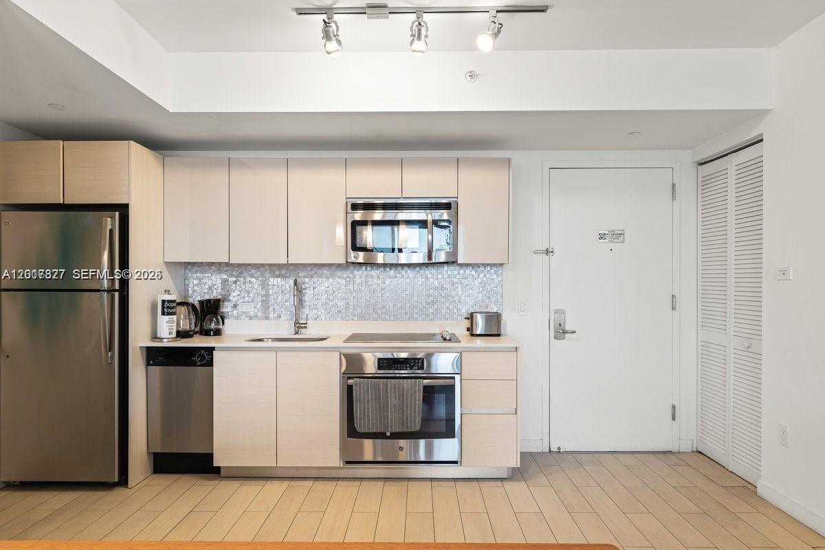 BEACHWALK CONDOMINIUM - Residential