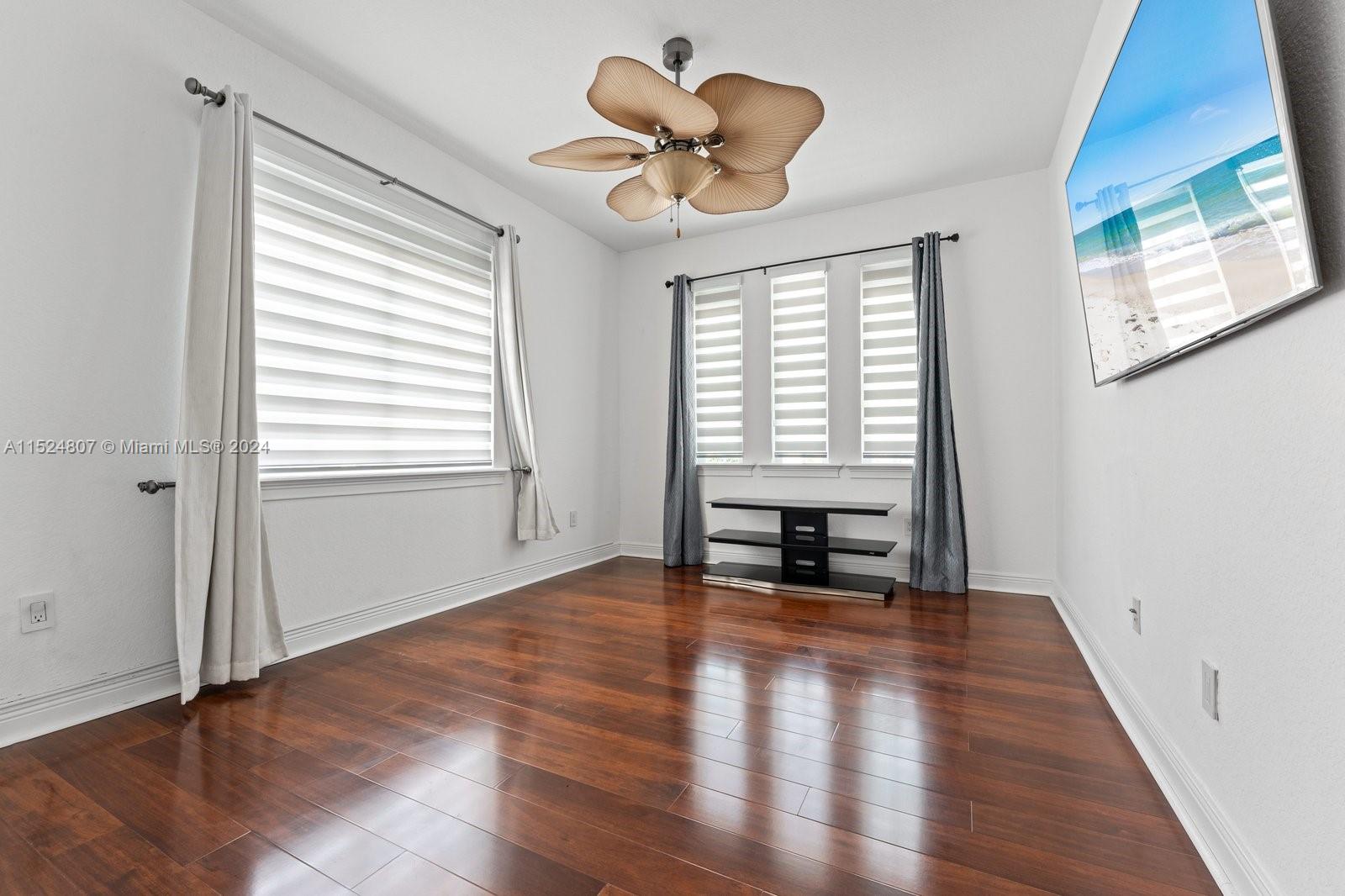 THREE ISLANDS 3RD SECTION - Residential