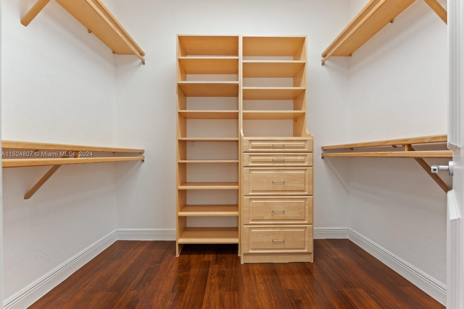 THREE ISLANDS 3RD SECTION - Residential