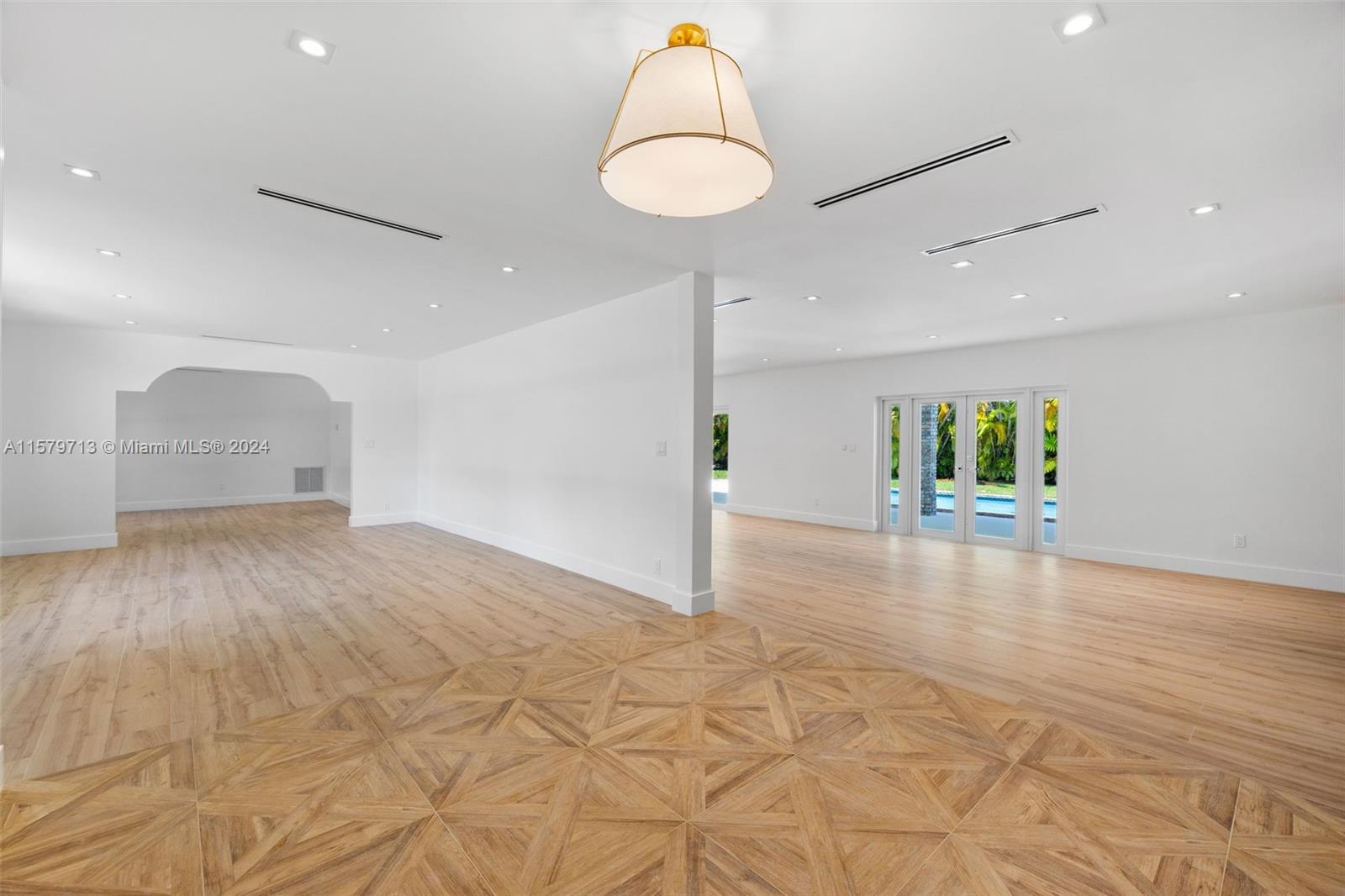 REGAL PARK ESTS 1ST ADDN - Residential