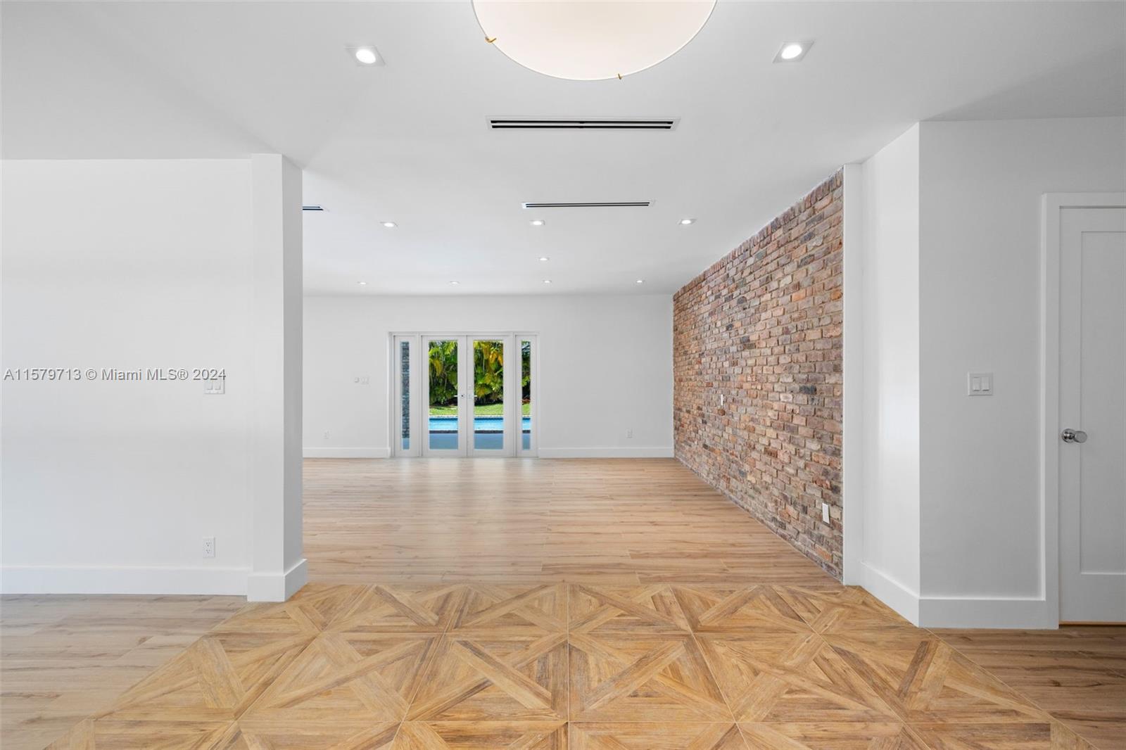 REGAL PARK ESTS 1ST ADDN - Residential