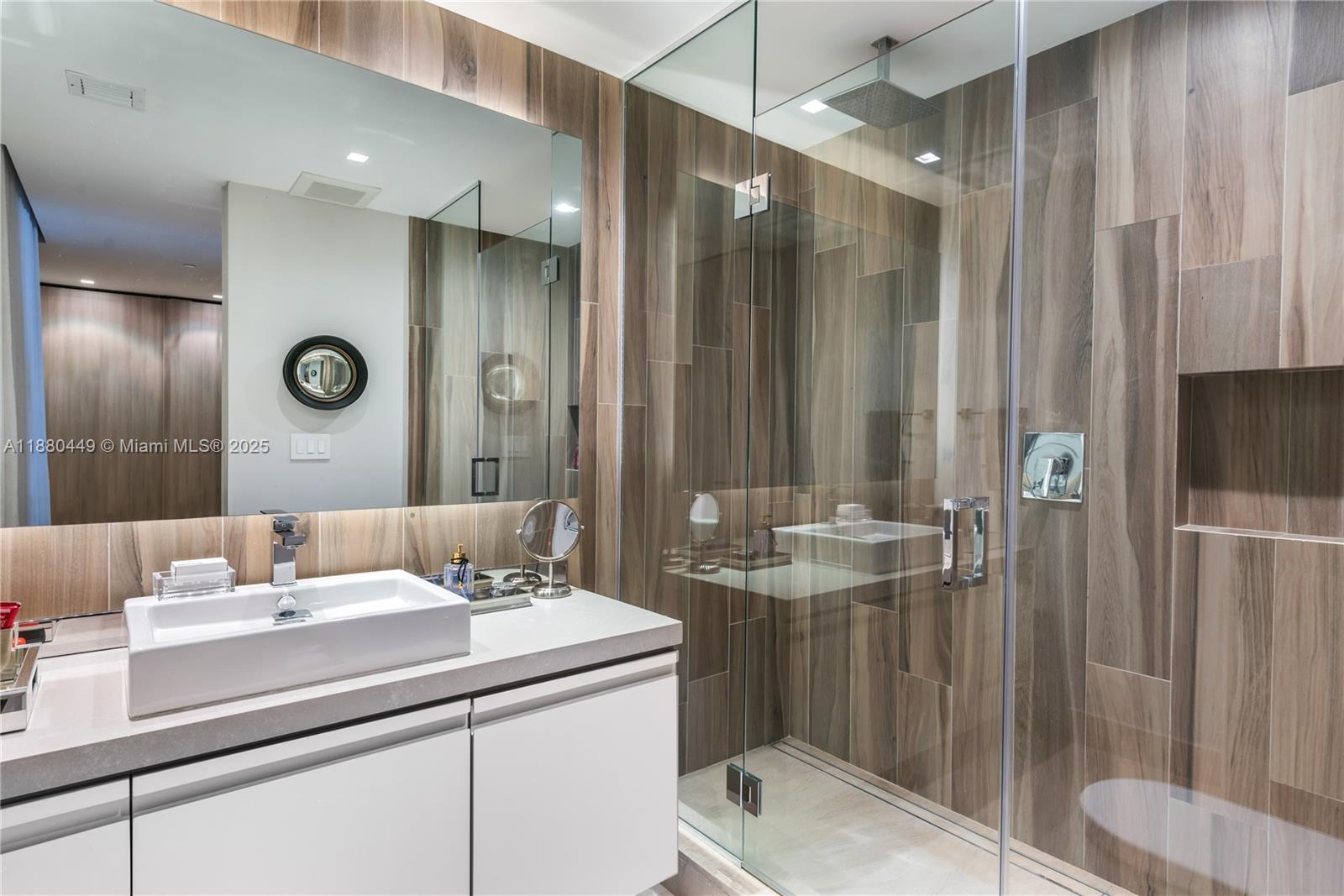 BAYSIDE VILLAGE CONDO - Residential Lease