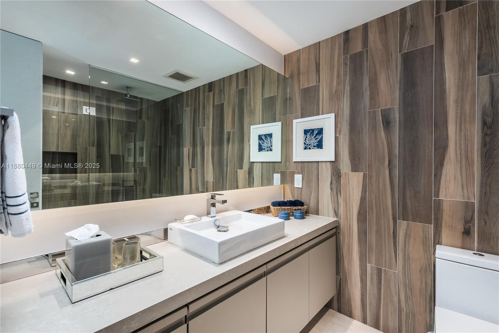 BAYSIDE VILLAGE CONDO - Residential Lease