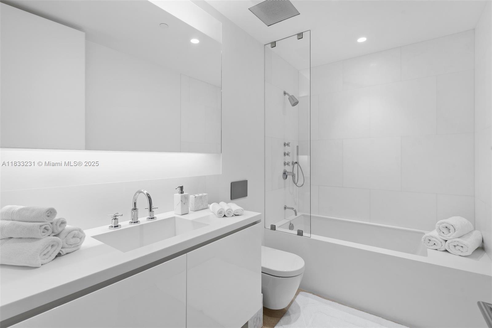 SURF CLUB CONDO - Residential