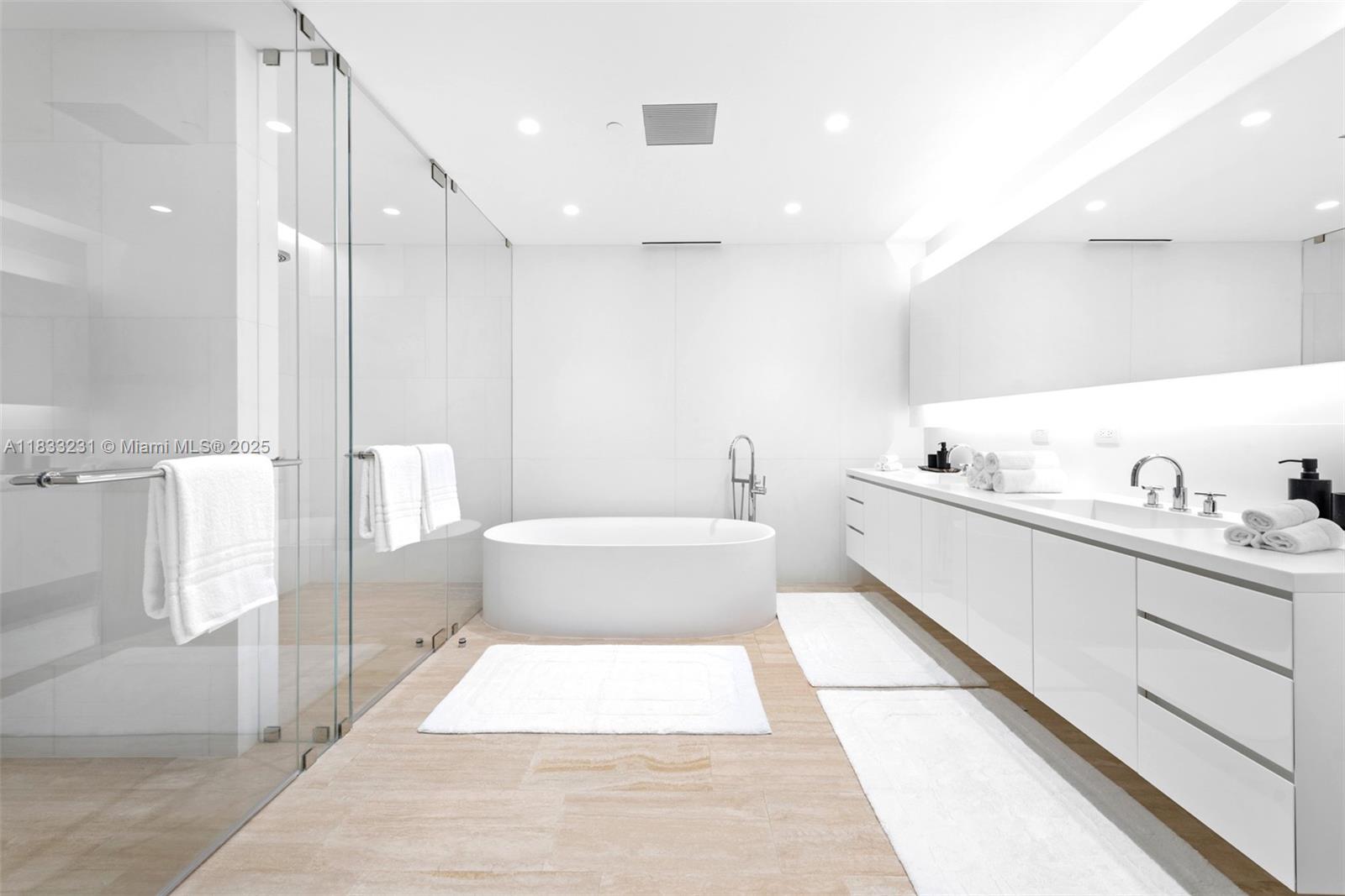 SURF CLUB CONDO - Residential