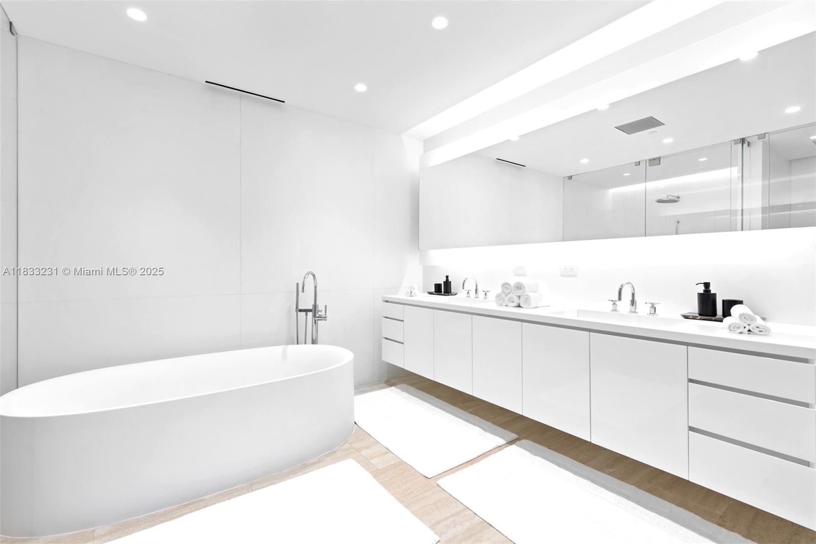 SURF CLUB CONDO - Residential