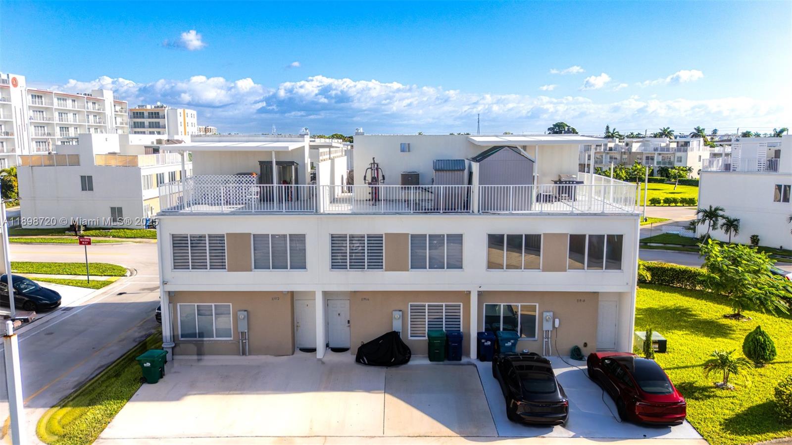 13966 SW 258th Way, Homestead, FL, 33032/$425,000 4 13966 SW 258th Way