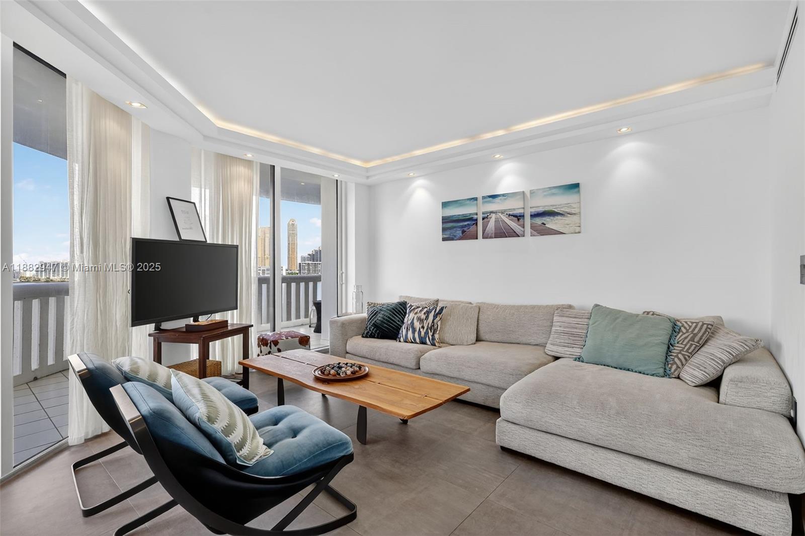 3000 ISL BLVD WILLIAMS IS - Residential