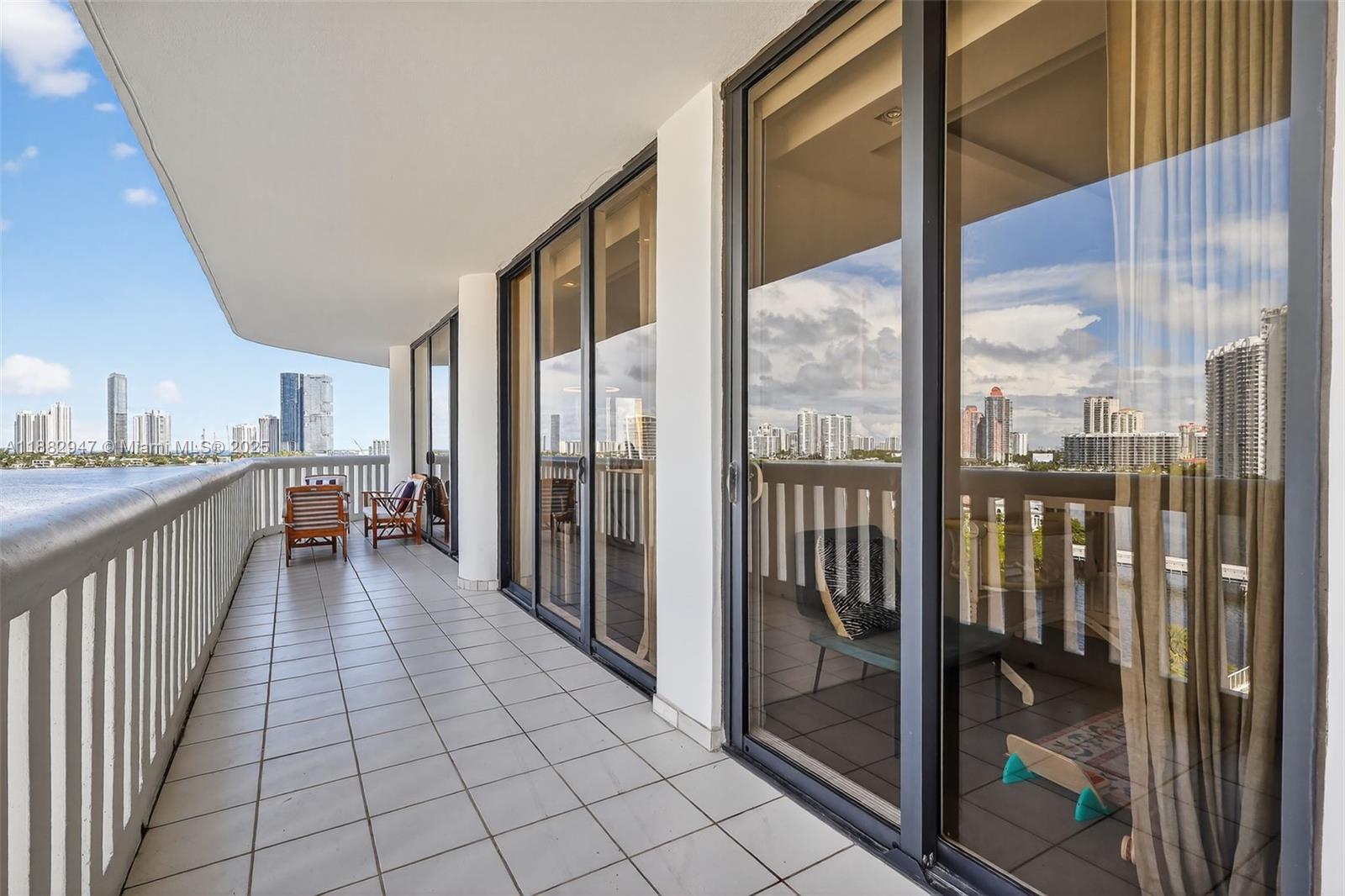 3000 ISL BLVD WILLIAMS IS - Residential