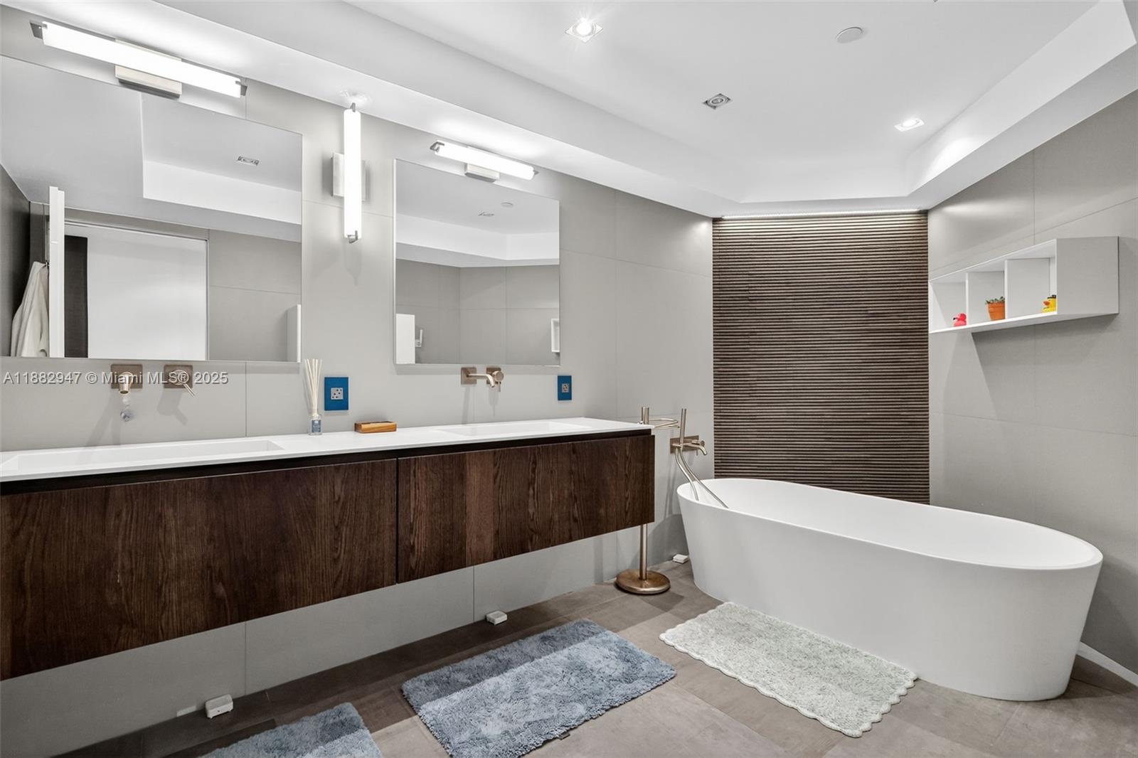 3000 ISL BLVD WILLIAMS IS - Residential