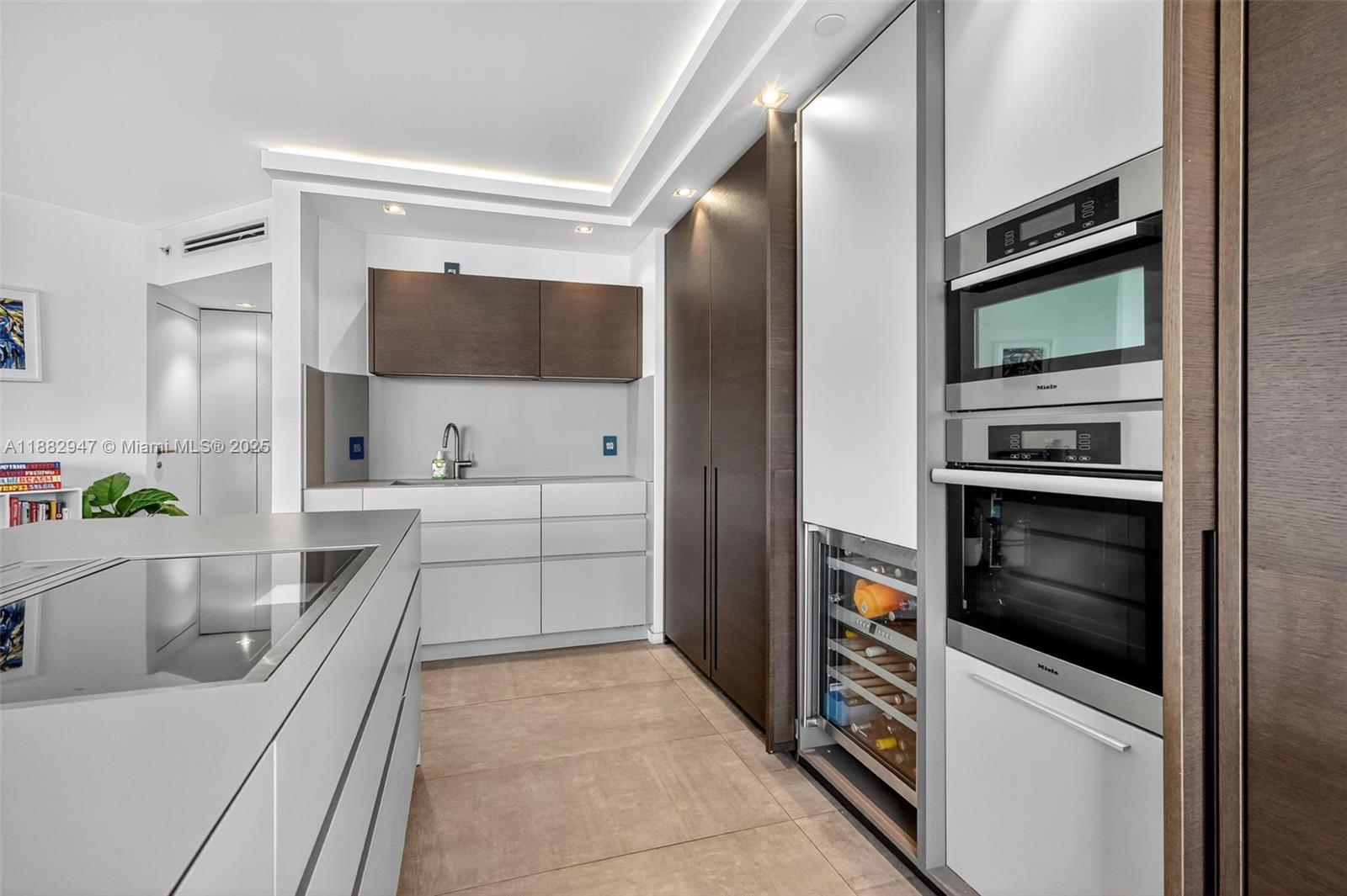 3000 ISL BLVD WILLIAMS IS - Residential