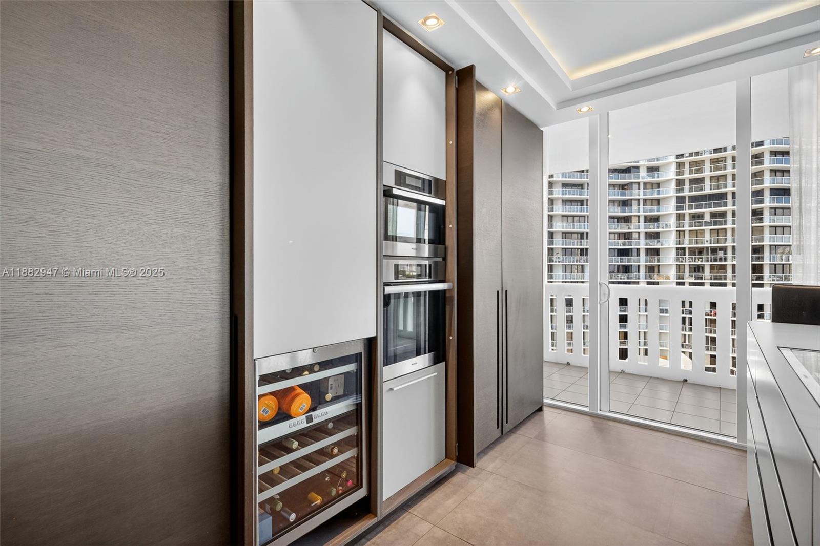 3000 ISL BLVD WILLIAMS IS - Residential
