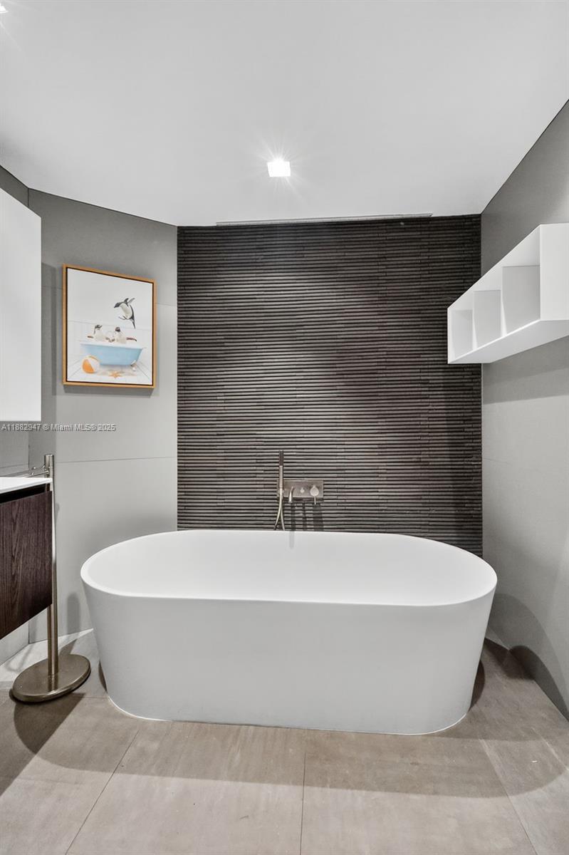 3000 ISL BLVD WILLIAMS IS - Residential