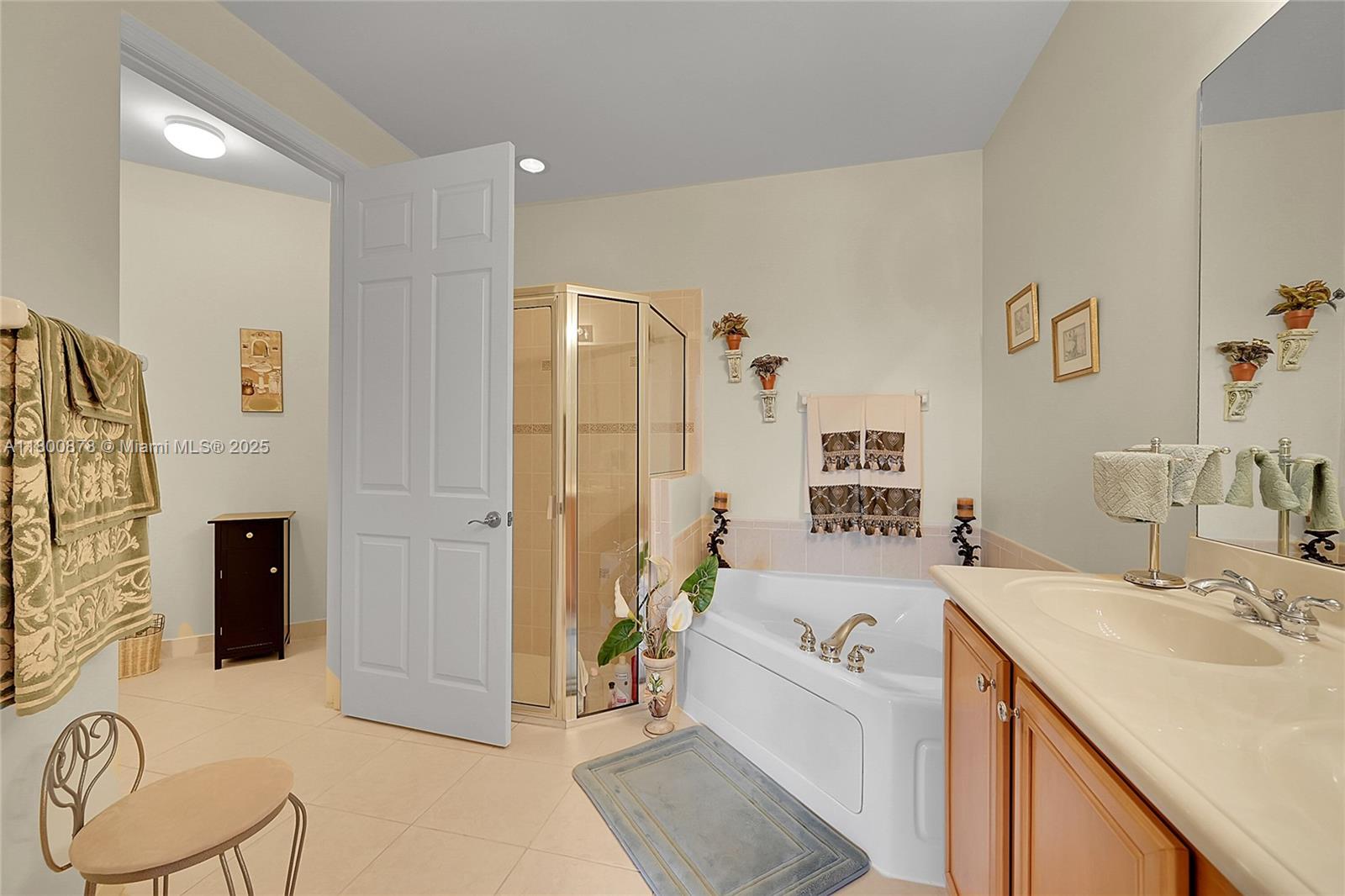 ADDISON LAKES - Residential