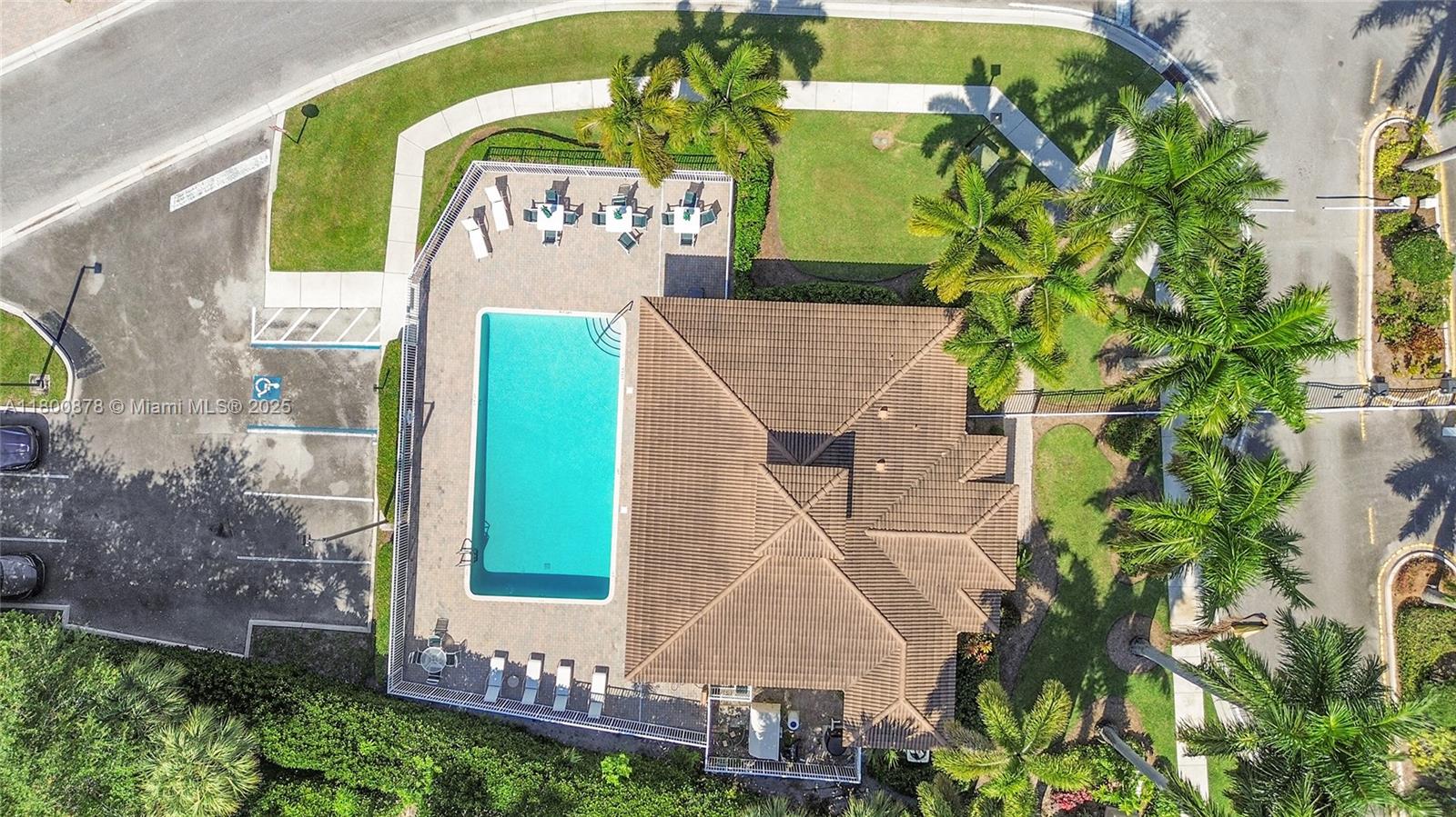 ADDISON LAKES - Residential