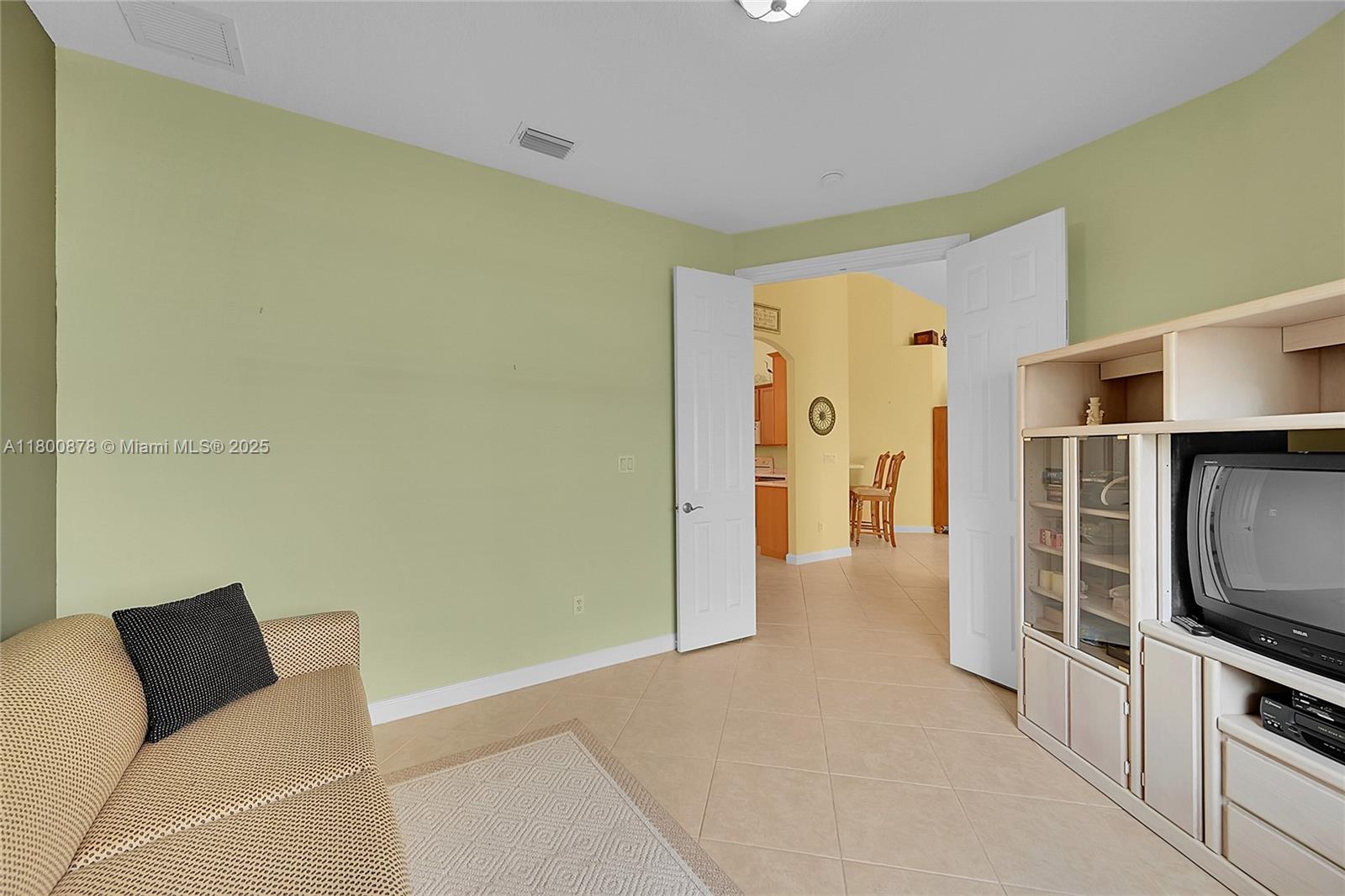 ADDISON LAKES - Residential