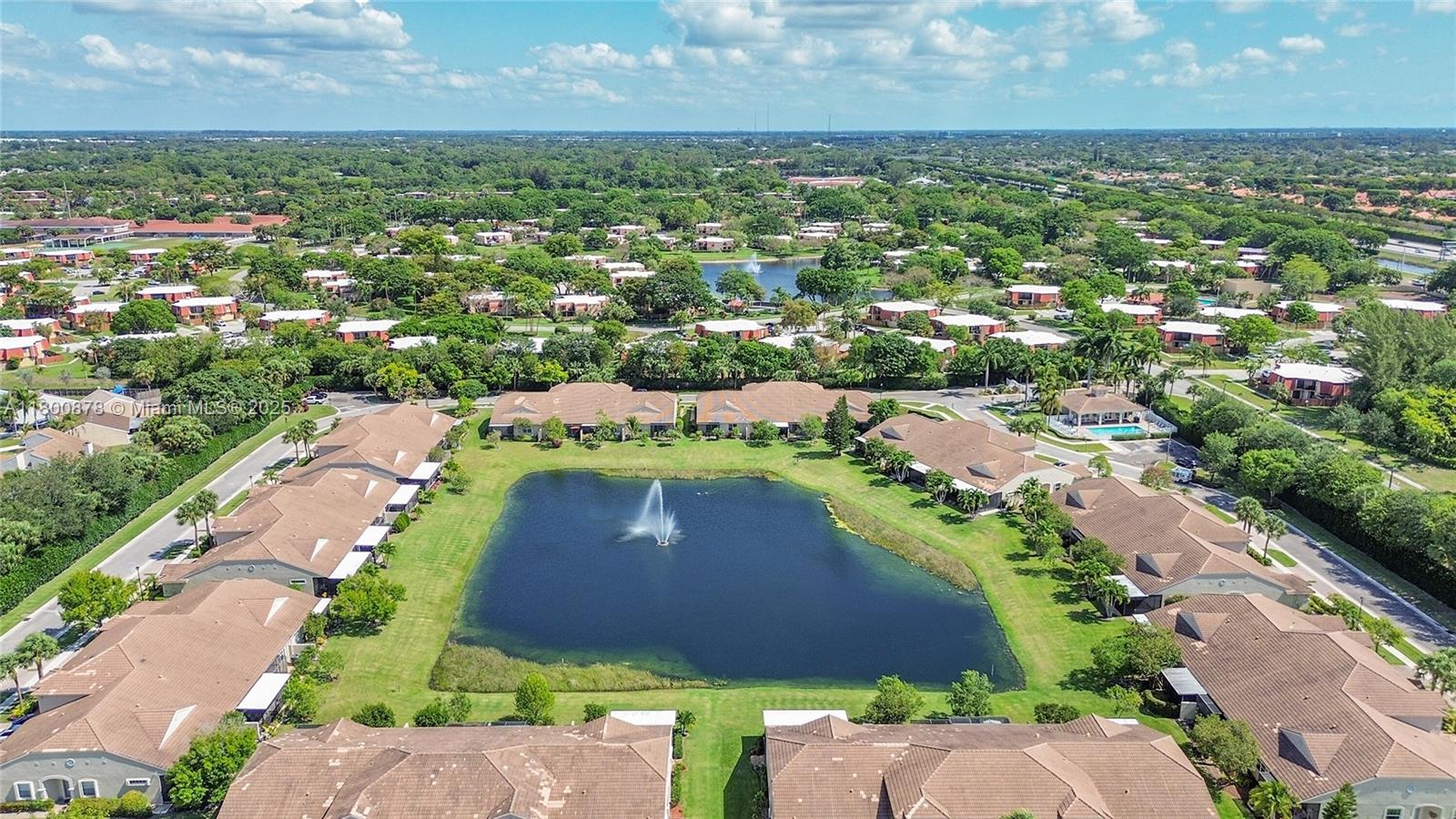 ADDISON LAKES - Residential